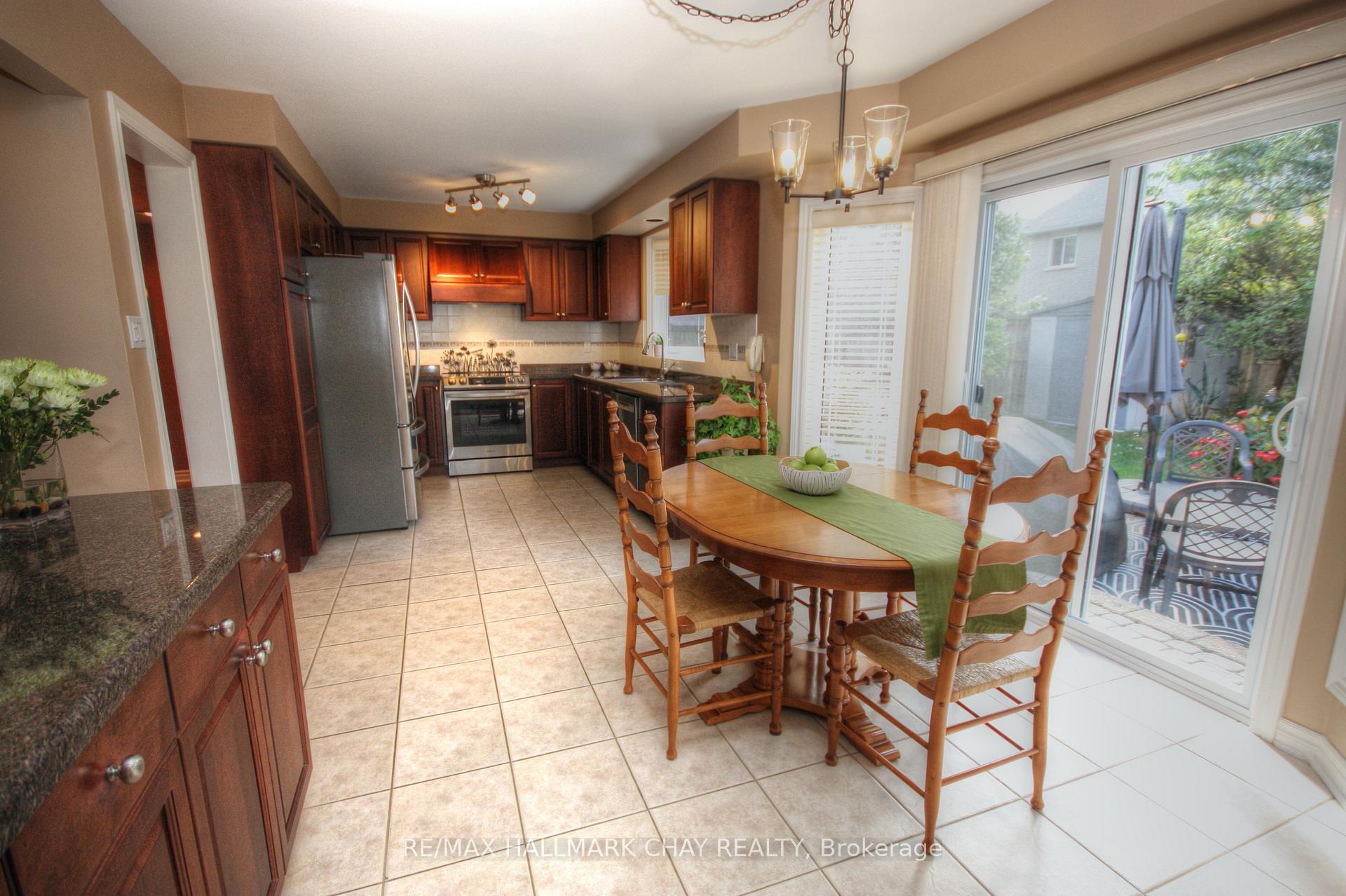 Photo 14 of 54 Cloughley Drive, Barrie, Northwest — HOMEH