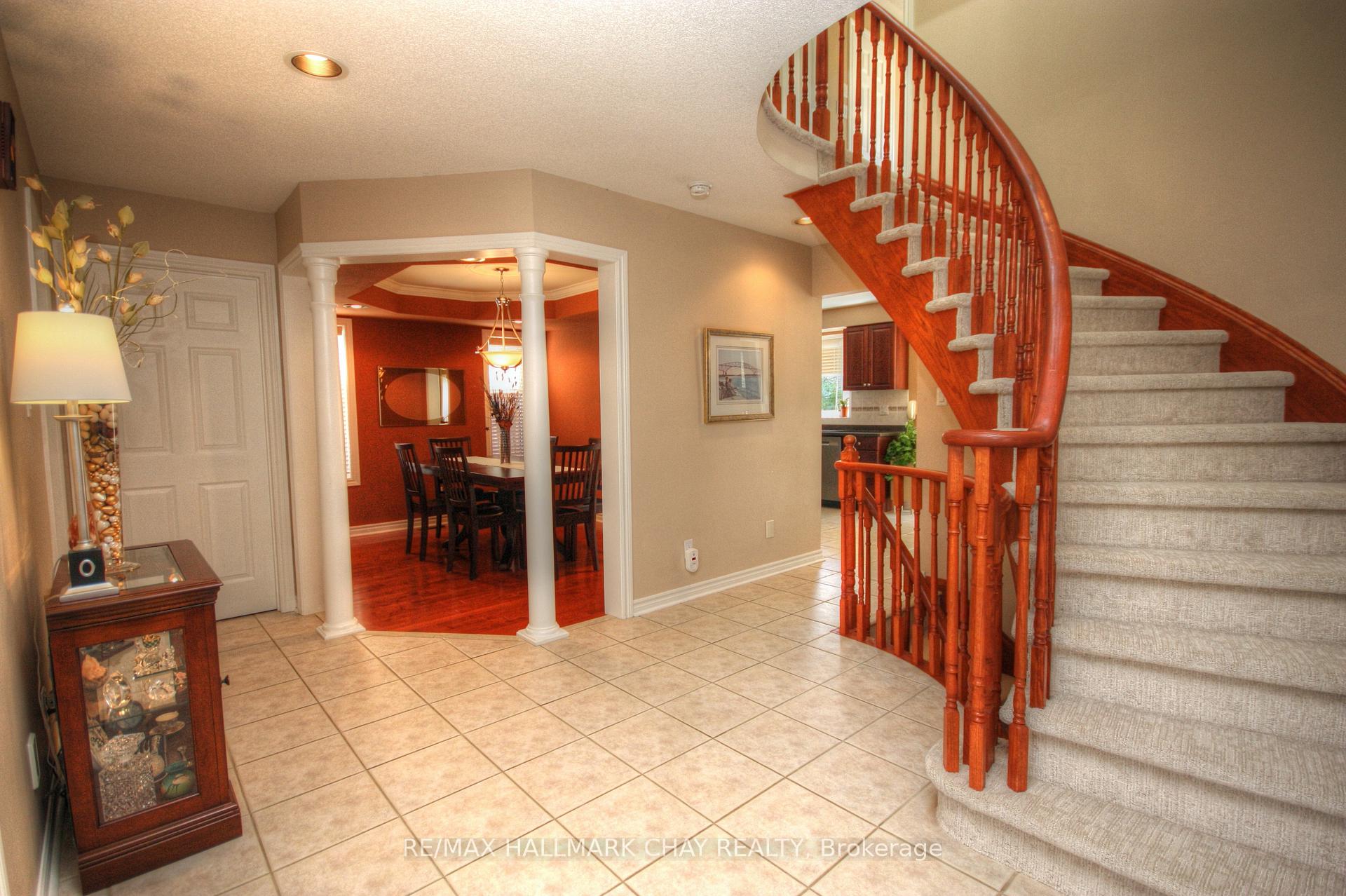 Photo 19 of 54 Cloughley Drive, Barrie, Northwest — HOMEH