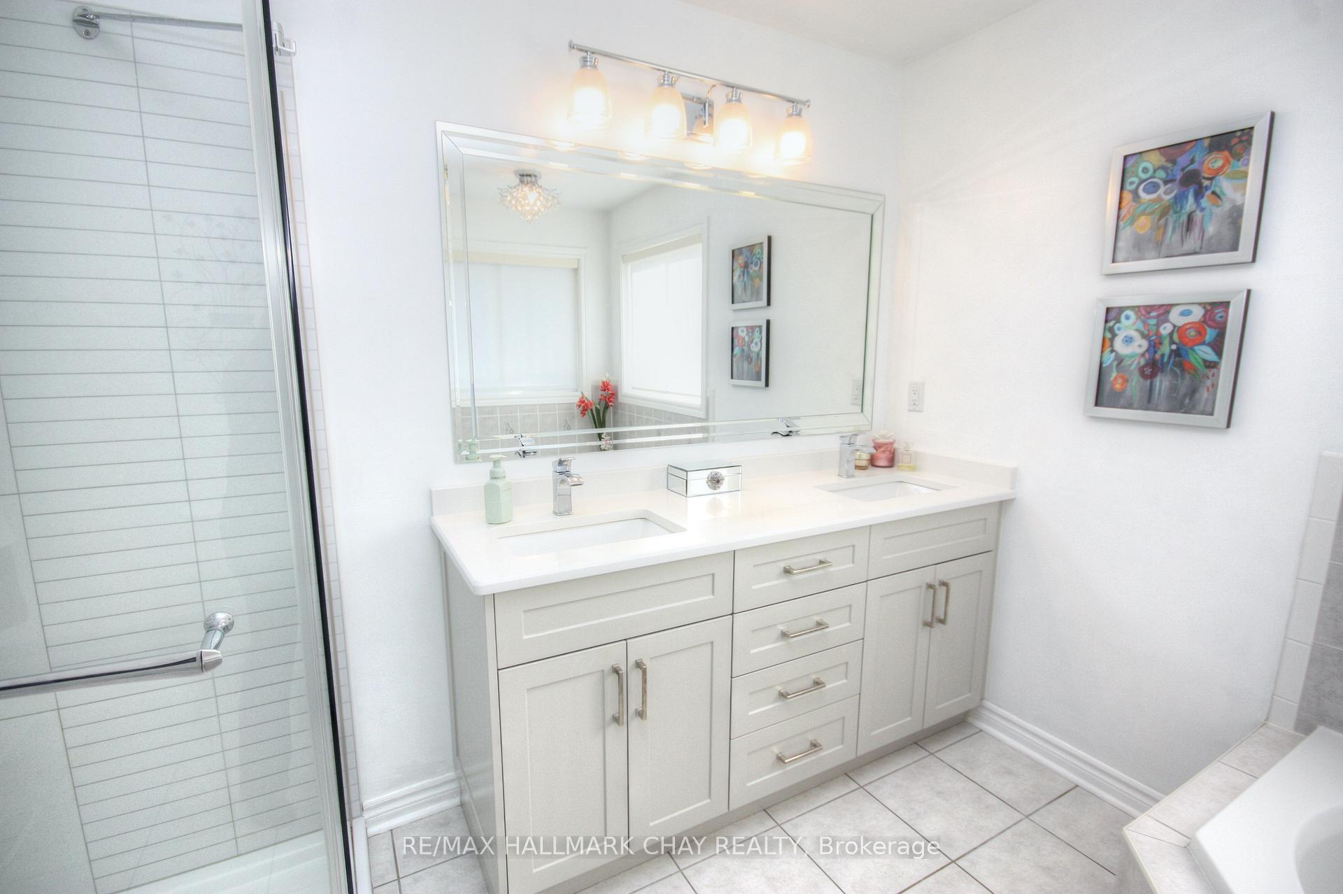 Photo 24 of 54 Cloughley Drive, Barrie, Northwest — HOMEH