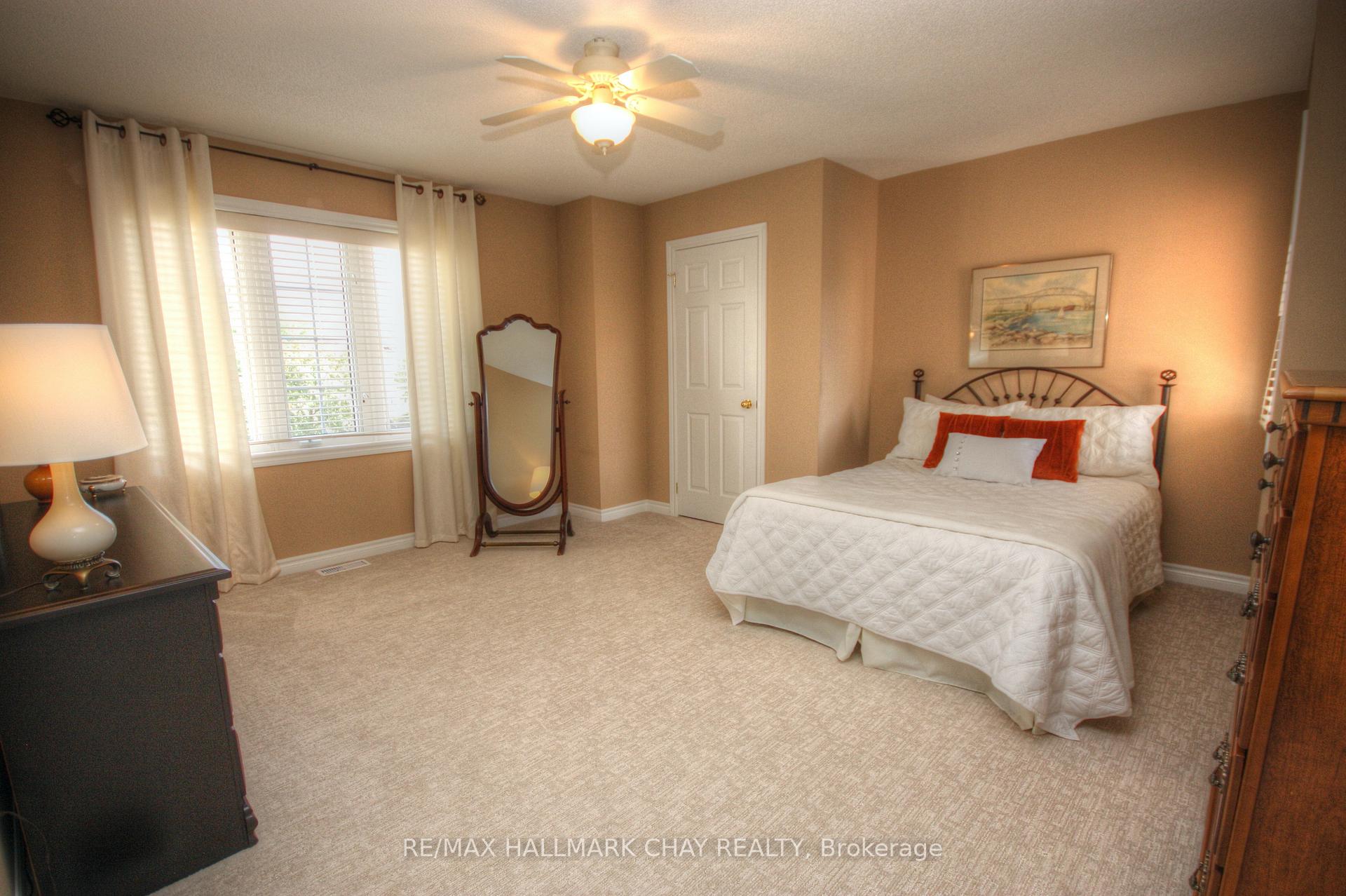 Photo 26 of 54 Cloughley Drive, Barrie, Northwest — HOMEH