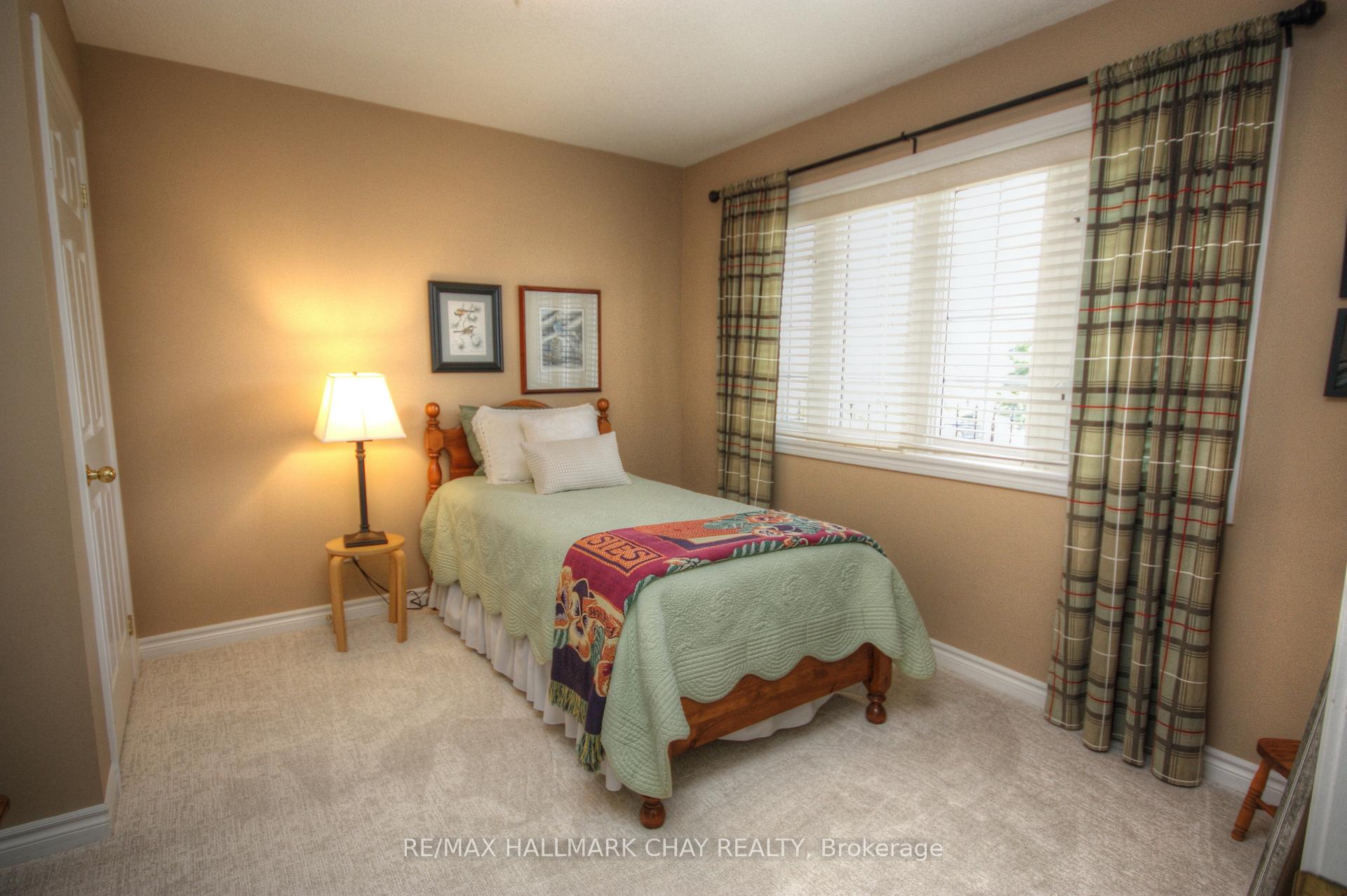 Photo 28 of 54 Cloughley Drive, Barrie, Northwest — HOMEH