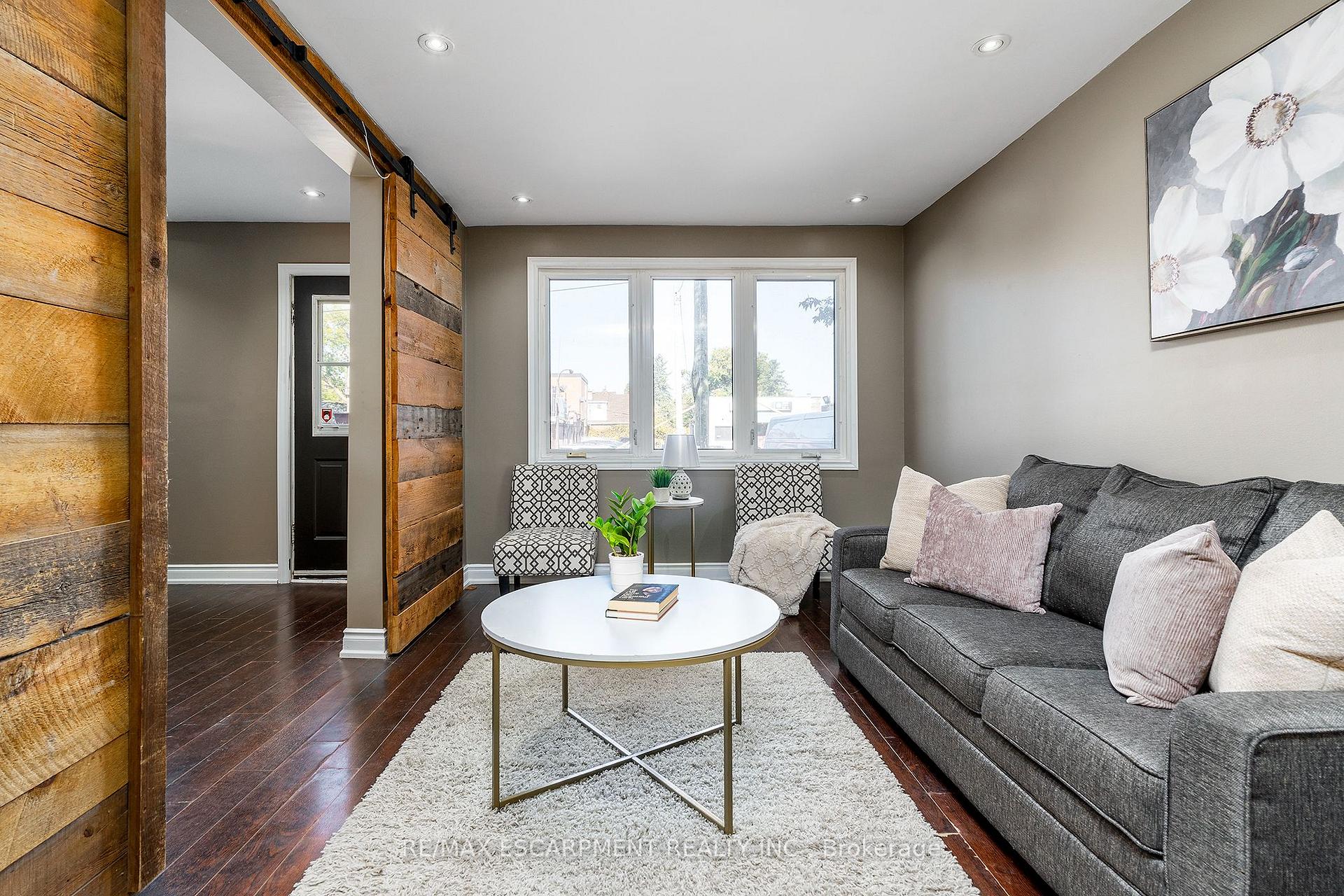 Photo 8 of 1554 Main Street E, Hamilton, Homeside — HOMEH