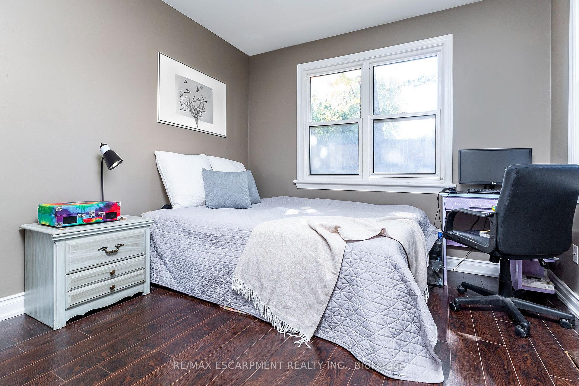 Photo 12 of 1554 Main Street E, Hamilton, Homeside — HOMEH