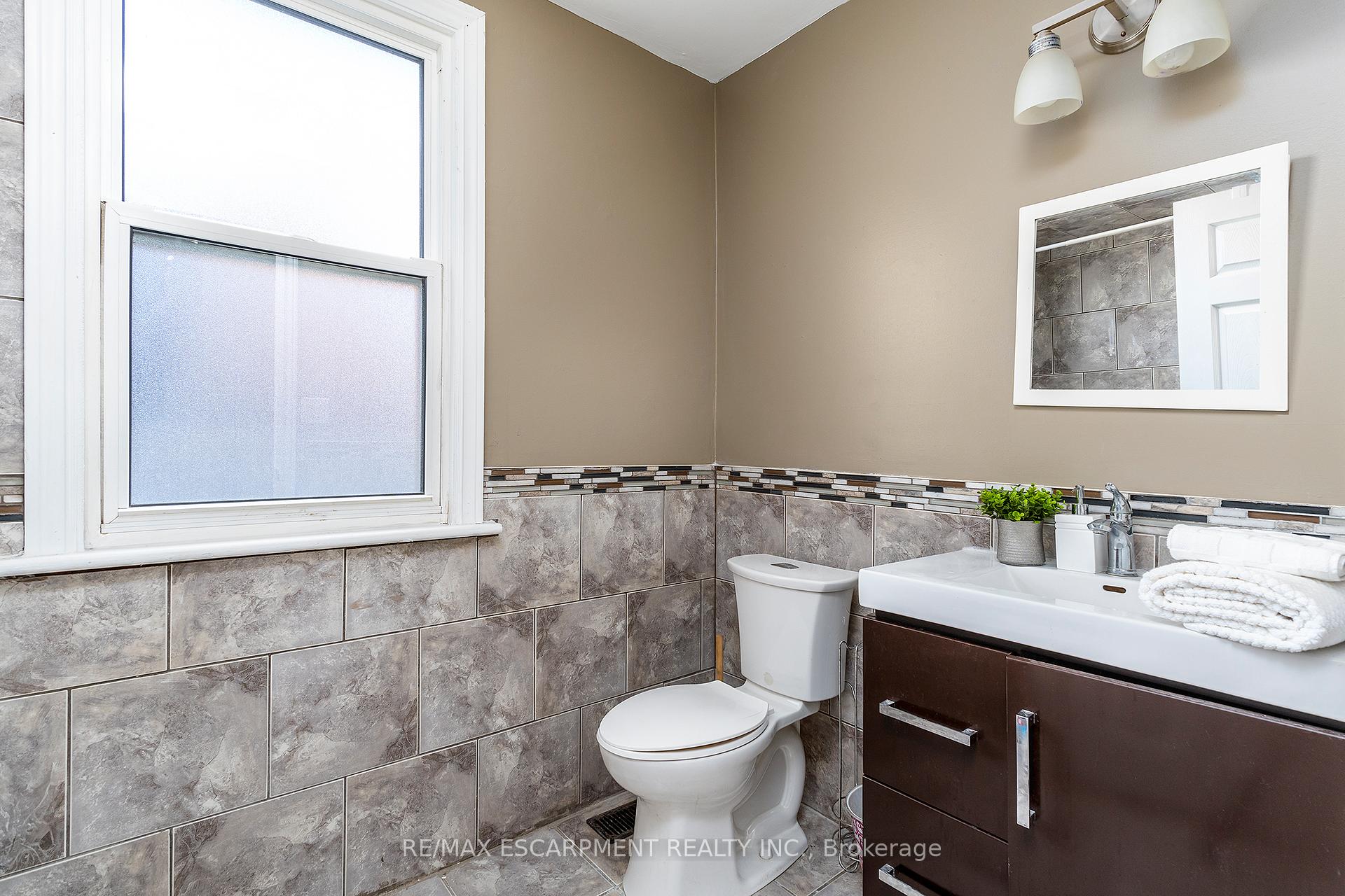 Photo 32 of 1554 Main Street E, Hamilton, Homeside — HOMEH