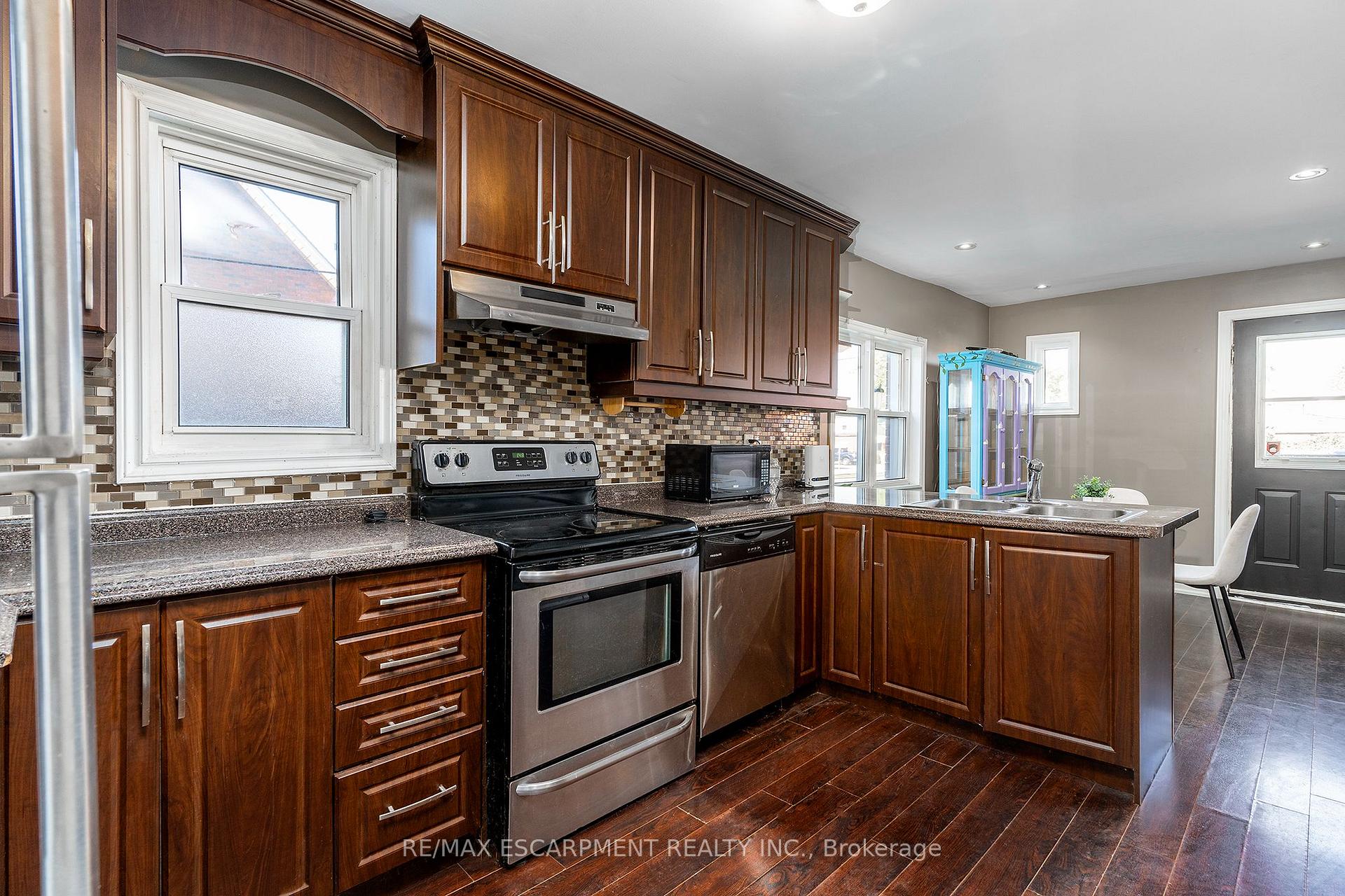 Photo 48 of 1554 Main Street E, Hamilton, Homeside — HOMEH
