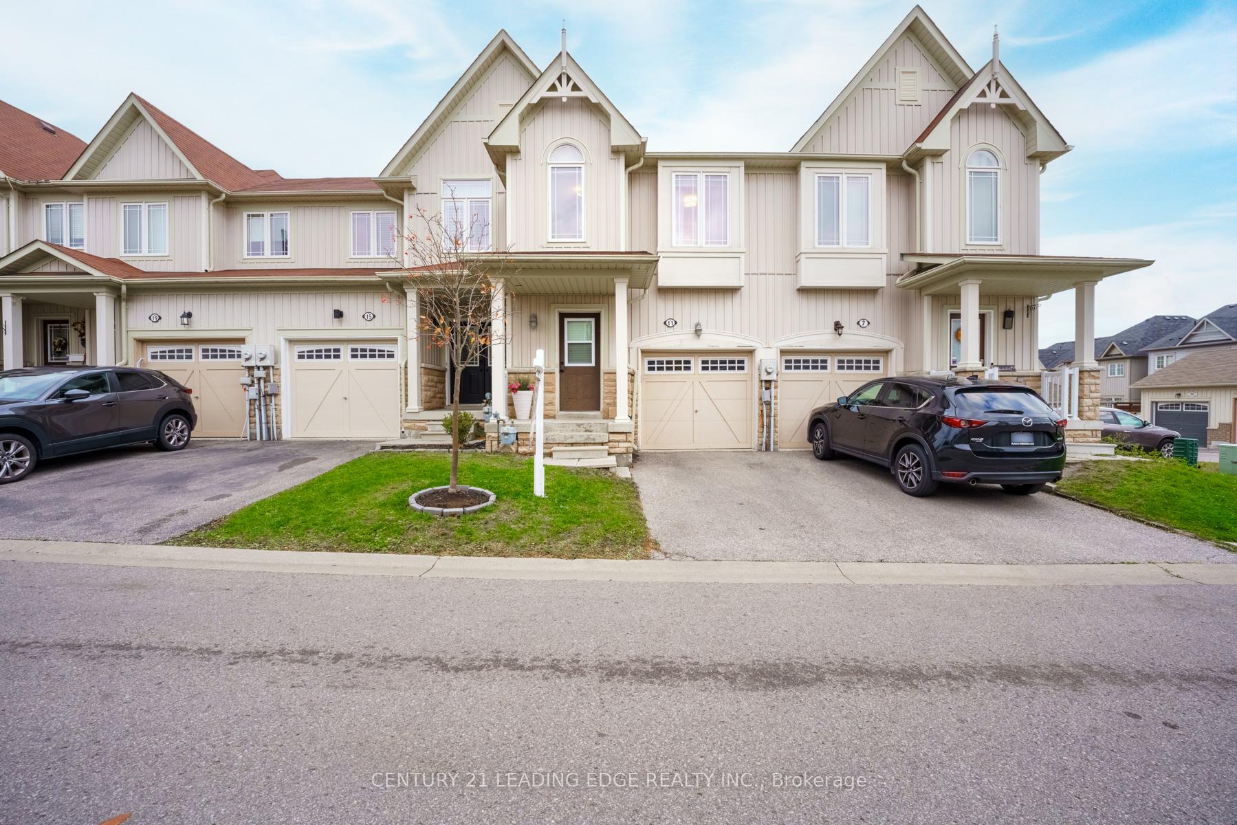 Photo 1 of 11 Connell Lane, Clarington, Bowmanville — HOMEH