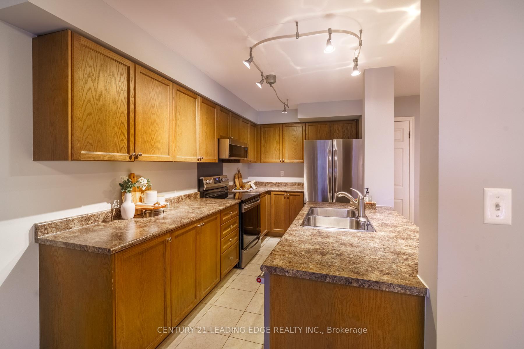 Photo 6 of 11 Connell Lane, Clarington, Bowmanville — HOMEH