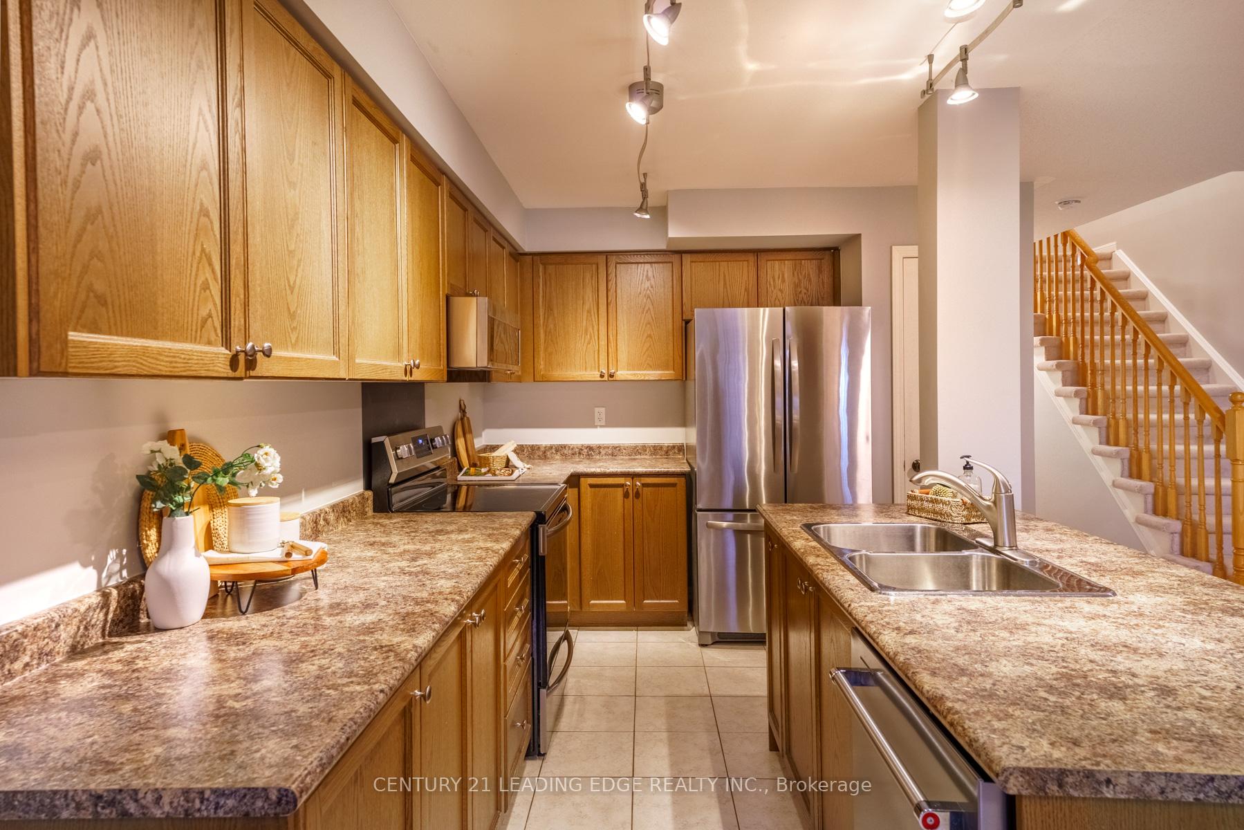 Photo 7 of 11 Connell Lane, Clarington, Bowmanville — HOMEH