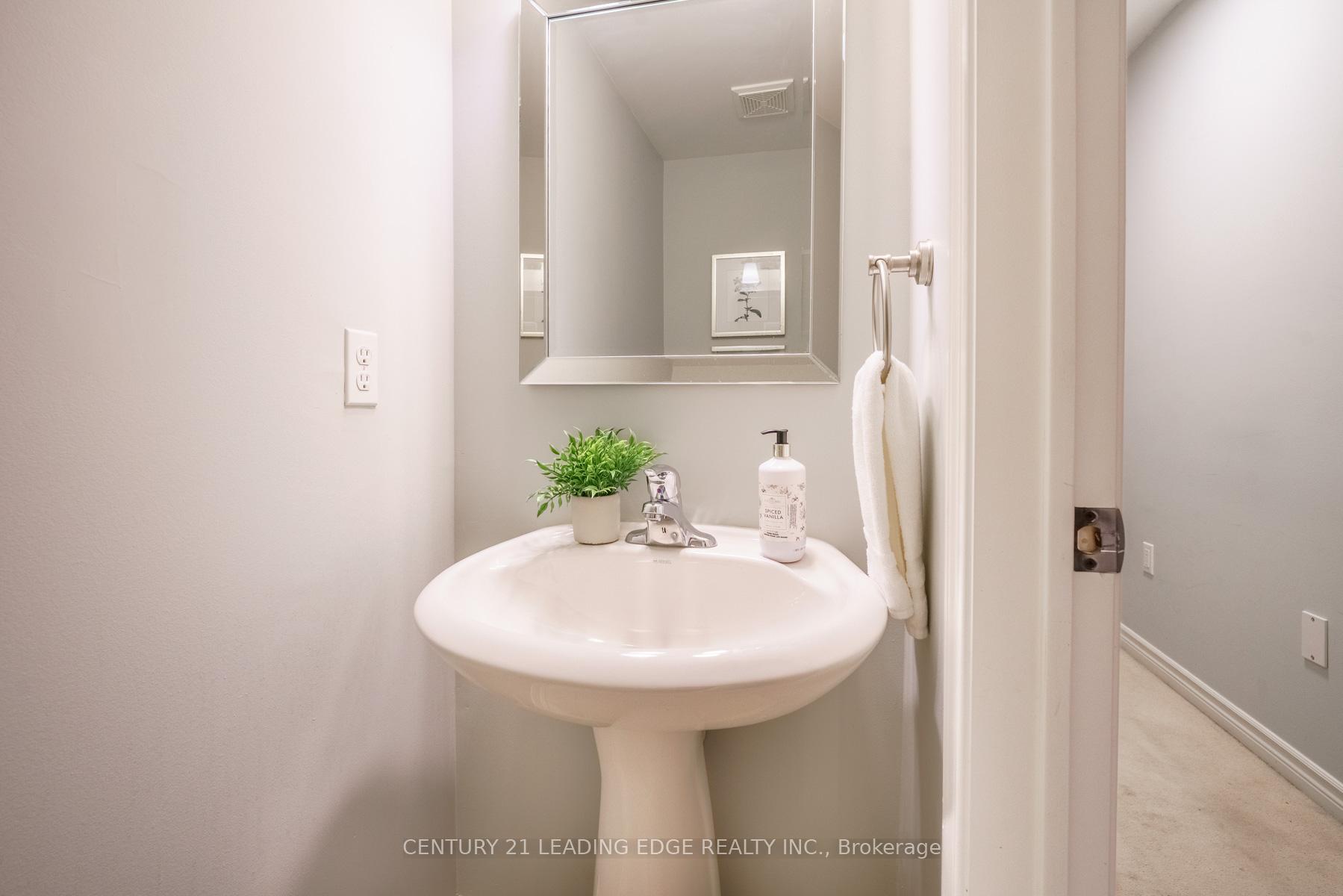 Photo 11 of 11 Connell Lane, Clarington, Bowmanville — HOMEH