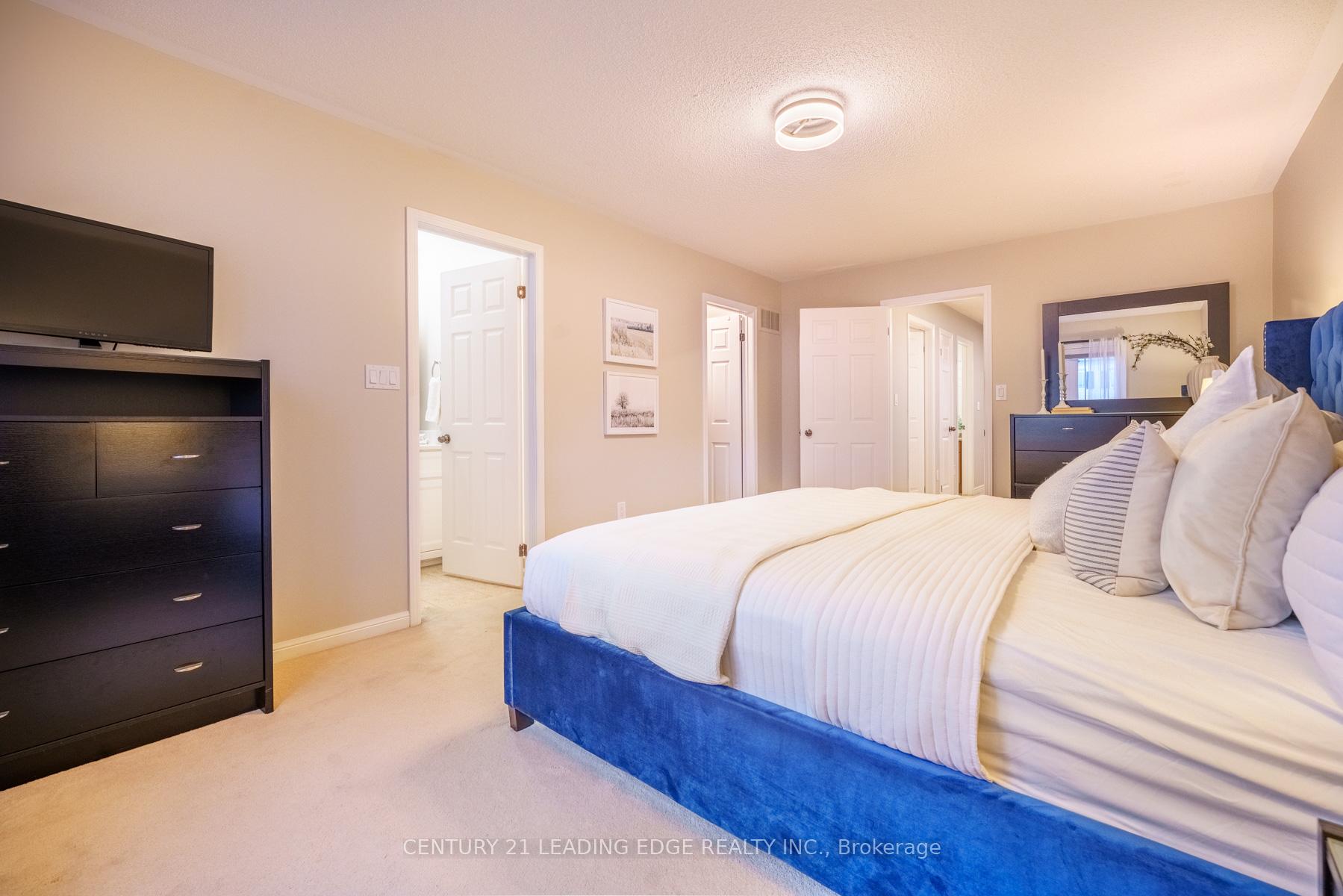 Photo 16 of 11 Connell Lane, Clarington, Bowmanville — HOMEH