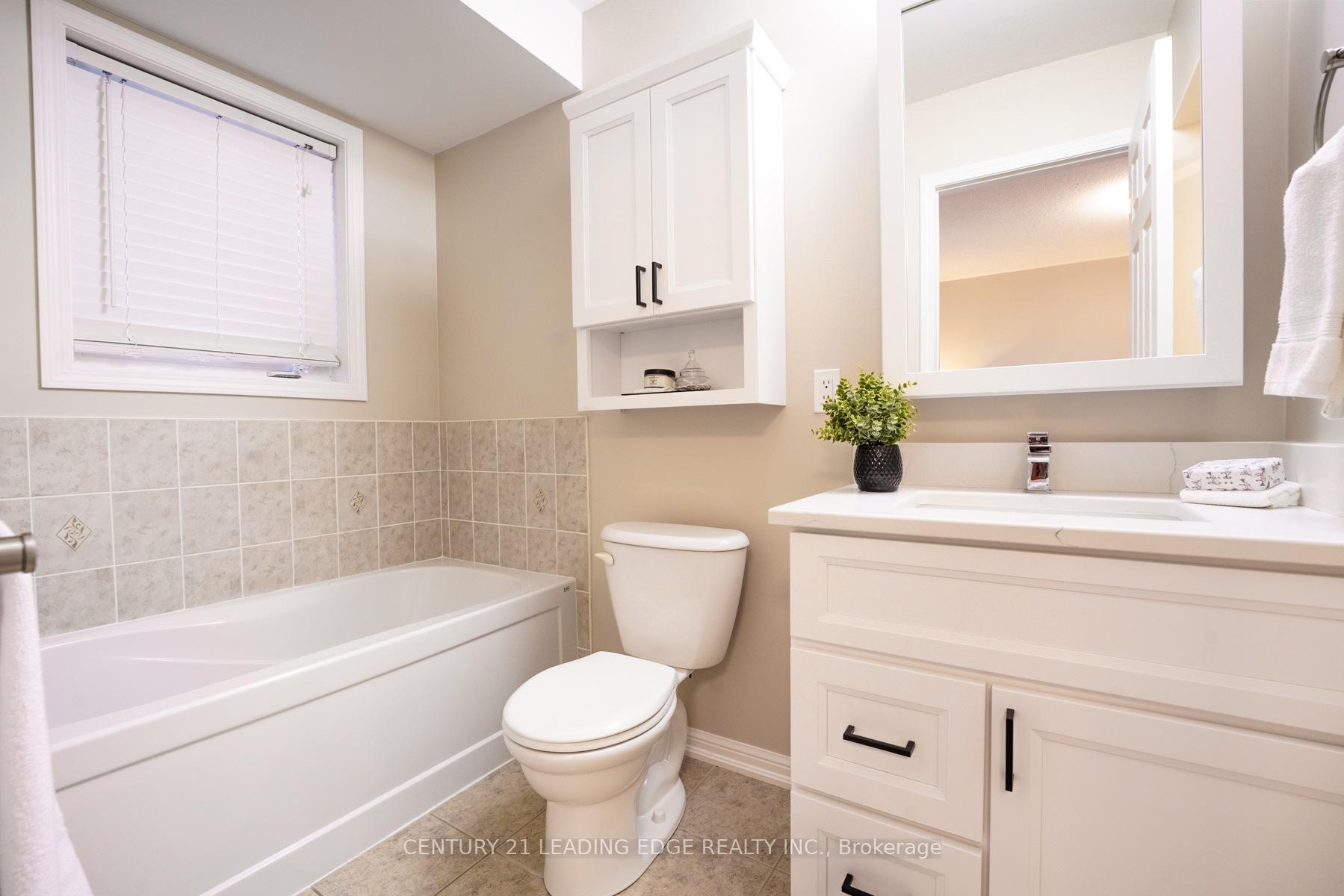 Photo 20 of 11 Connell Lane, Clarington, Bowmanville — HOMEH