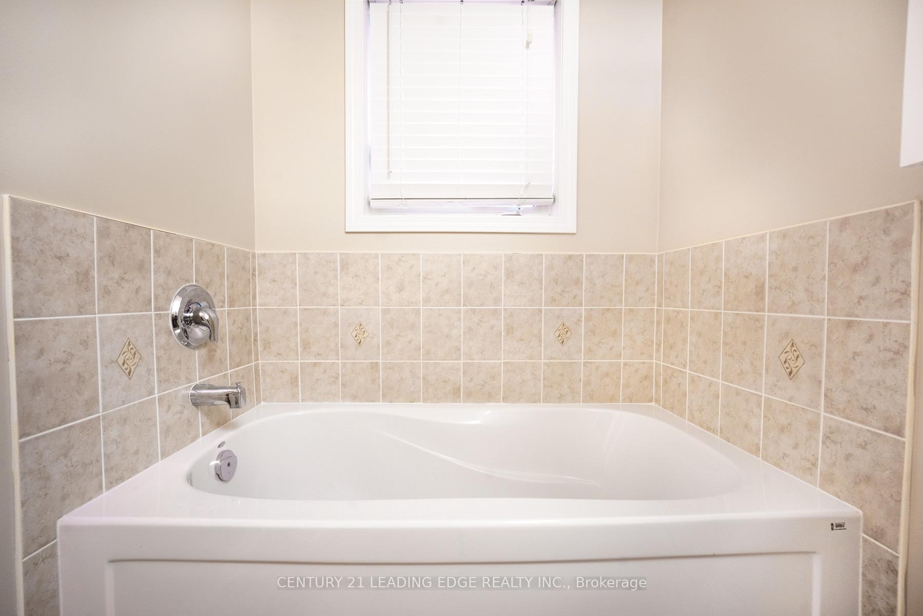 Photo 22 of 11 Connell Lane, Clarington, Bowmanville — HOMEH