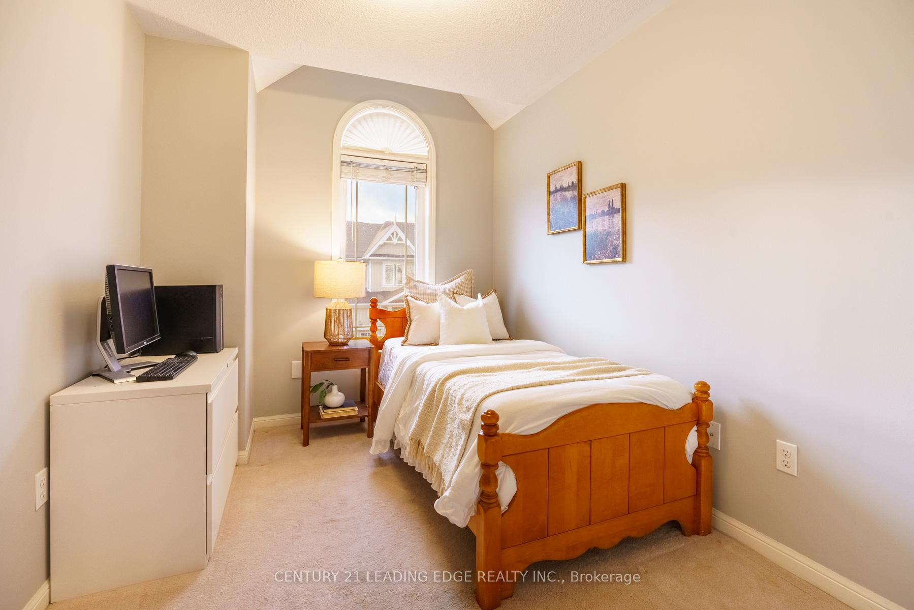Photo 25 of 11 Connell Lane, Clarington, Bowmanville — HOMEH