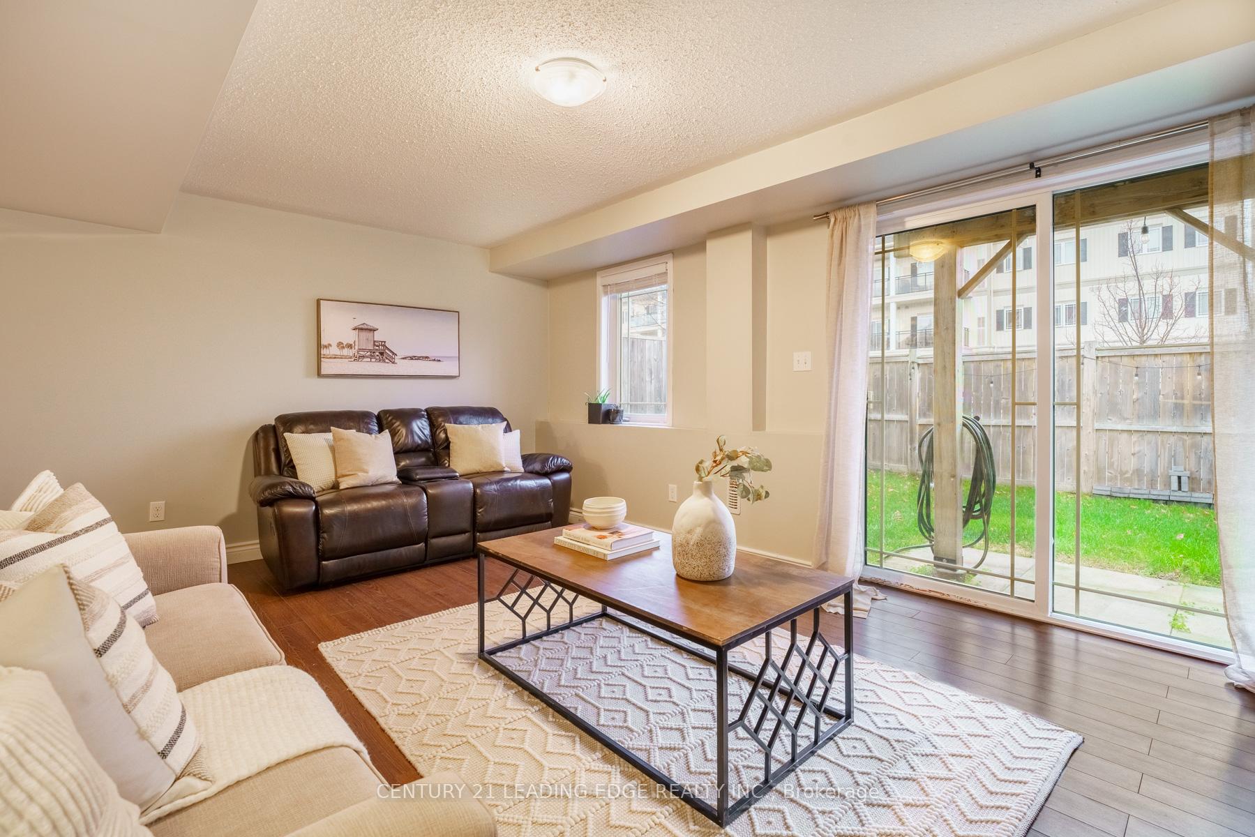 Photo 32 of 11 Connell Lane, Clarington, Bowmanville — HOMEH
