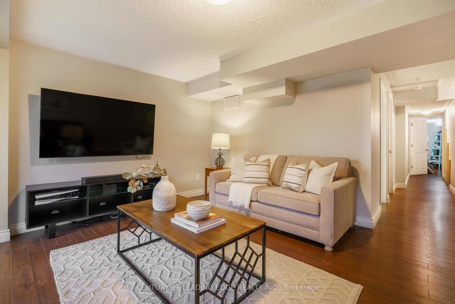Photo 34 of 11 Connell Lane, Clarington, Bowmanville — HOMEH