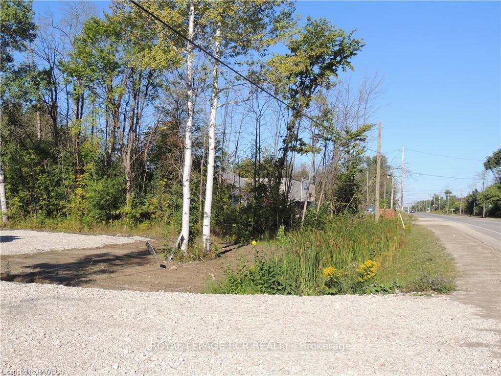 Photo 3 of 9313 Beachwood Road, Collingwood — HOMEH