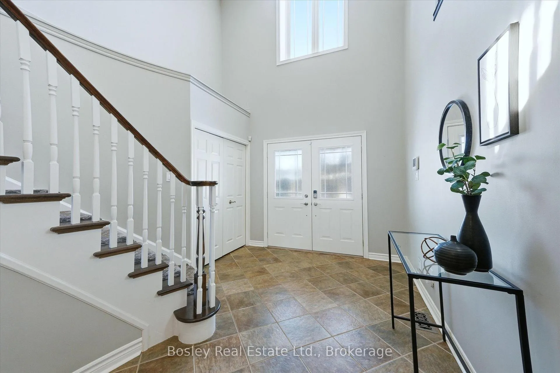 Photo 4 of 117 Simmonds Drive, Guelph, Victoria North — HOMEH