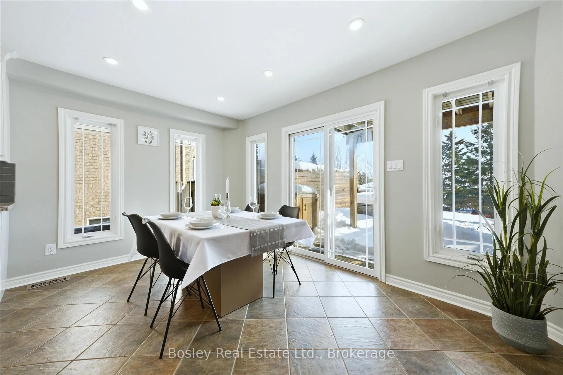 Photo 9 of 117 Simmonds Drive, Guelph, Victoria North — HOMEH