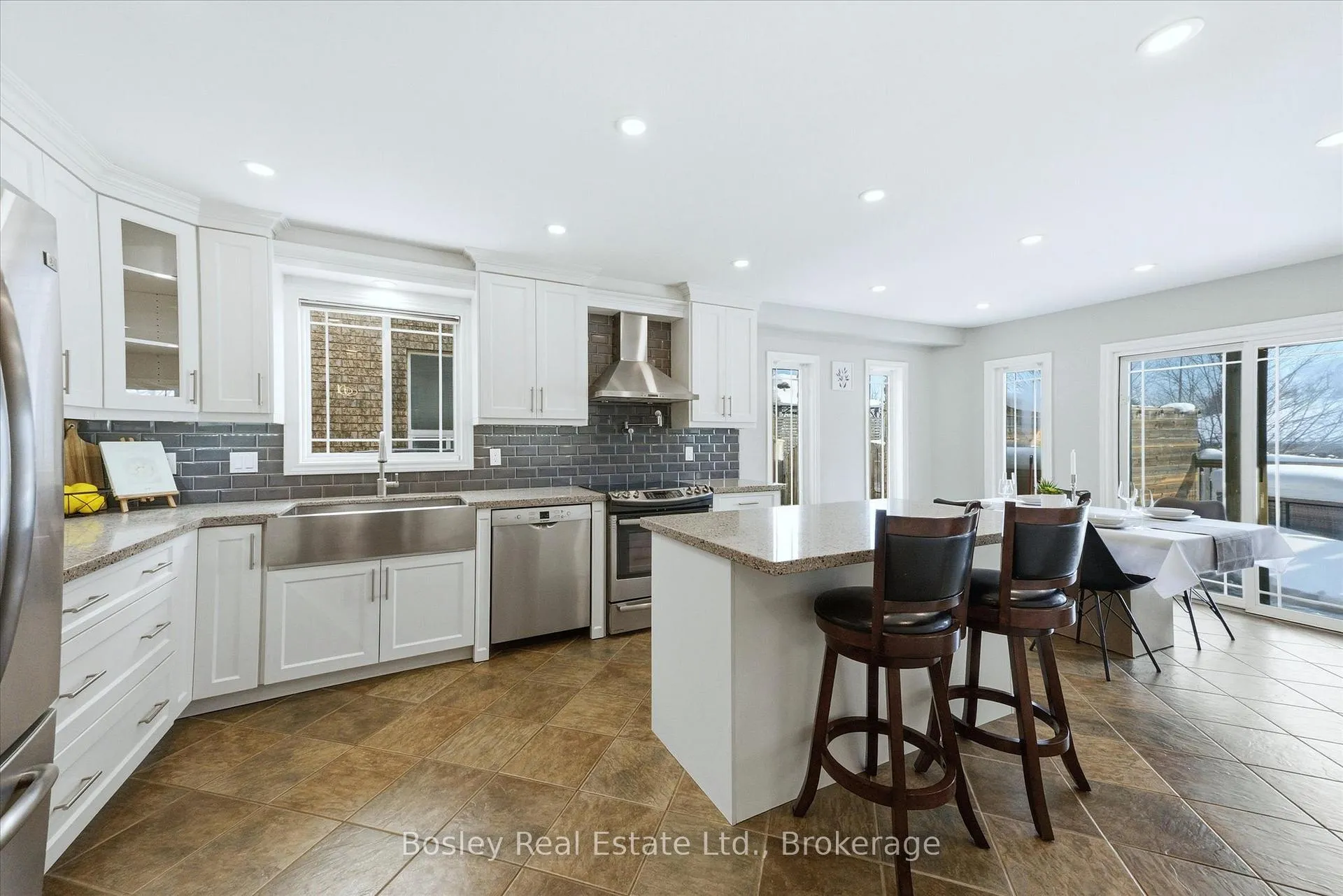 Photo 16 of 117 Simmonds Drive, Guelph, Victoria North — HOMEH