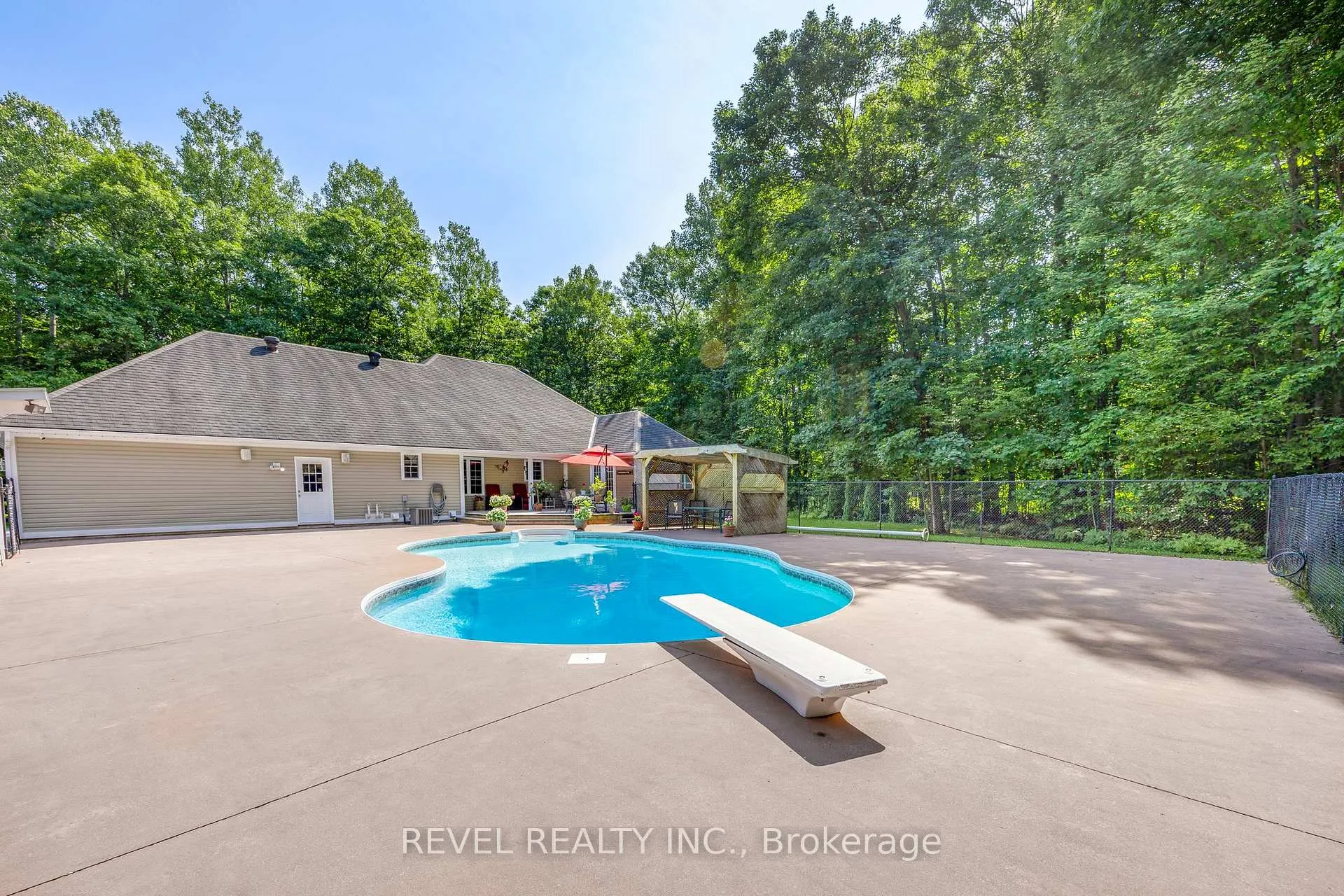 Photo 32 of 1640 Golf Link Road, Midland — HOMEH