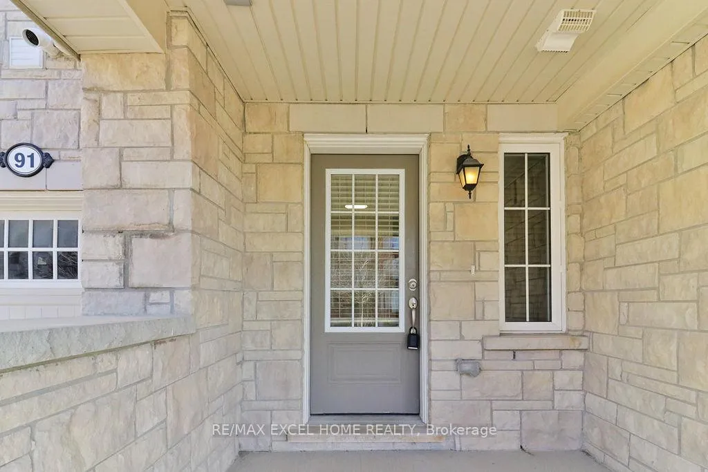 Photo 2 of 91 Minlow Way, Aurora, Rural Aurora — HOMEH