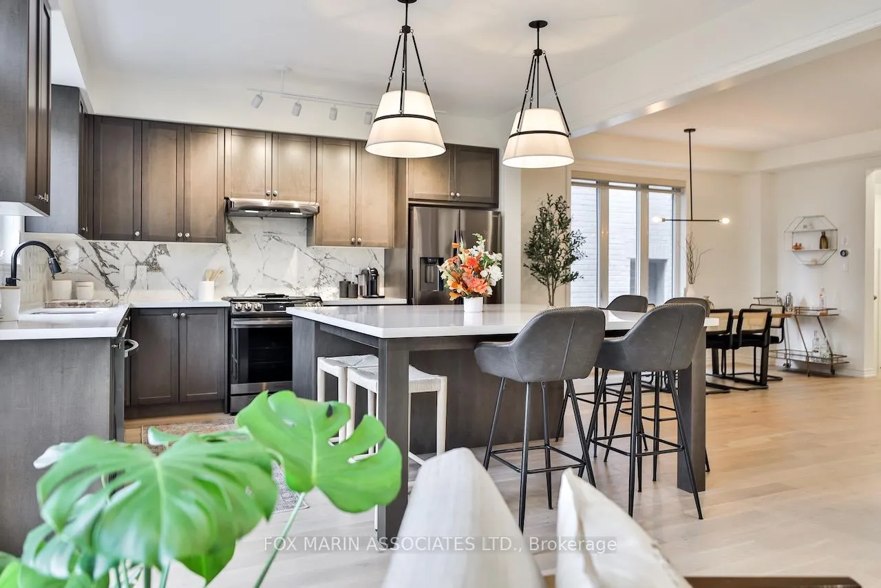 Photo 5 of 17 Vickery Street, Whitby, Williamsburg — HOMEH