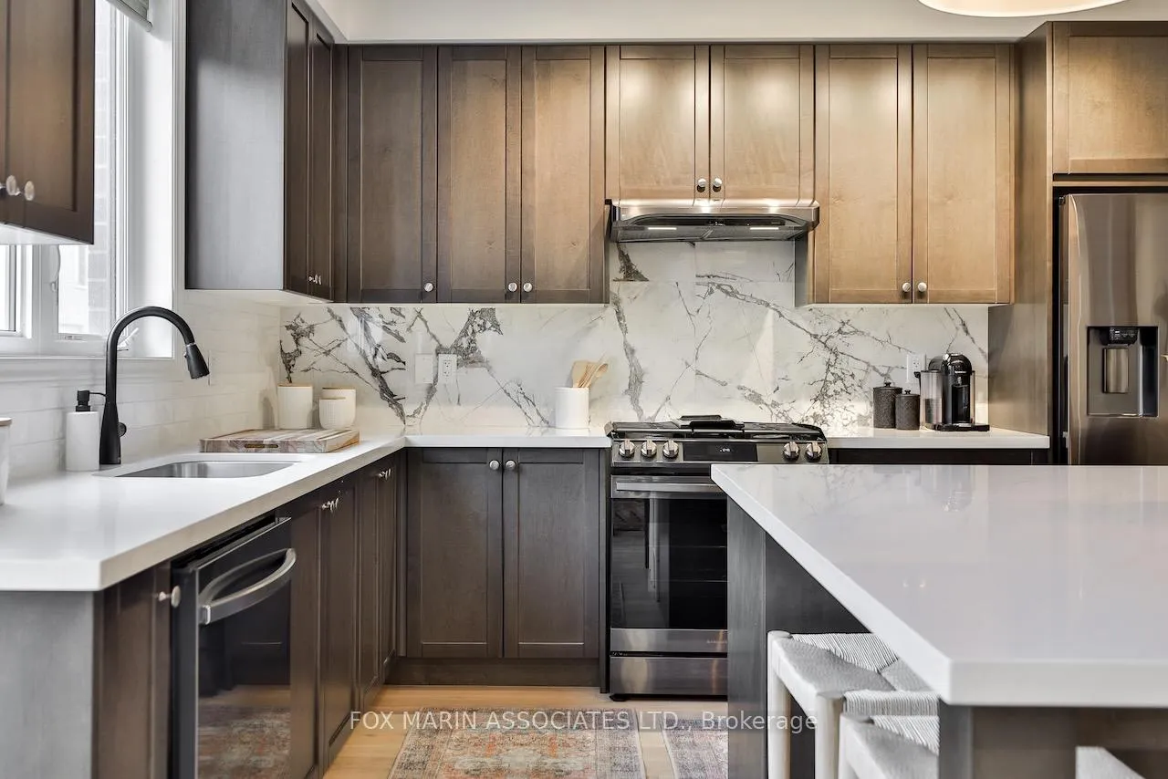Photo 6 of 17 Vickery Street, Whitby, Williamsburg — HOMEH