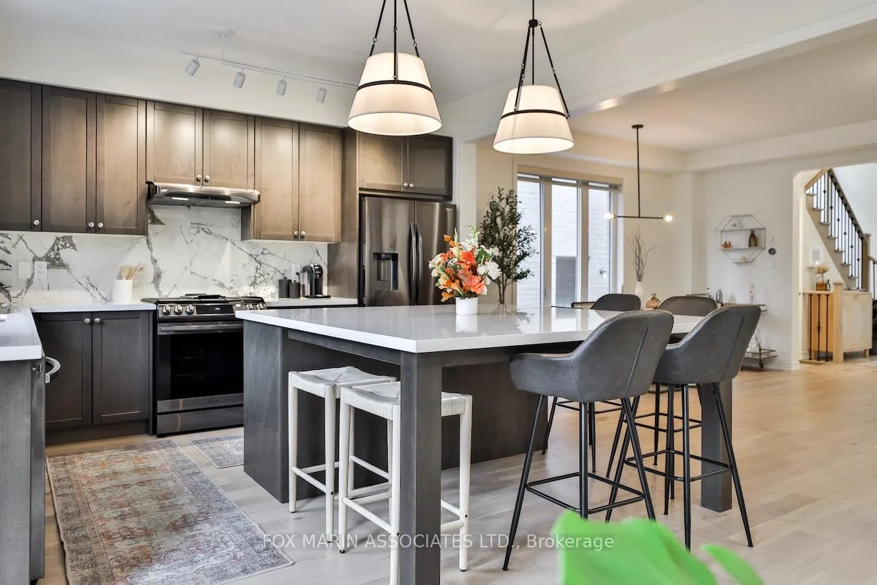 Photo 7 of 17 Vickery Street, Whitby, Williamsburg — HOMEH