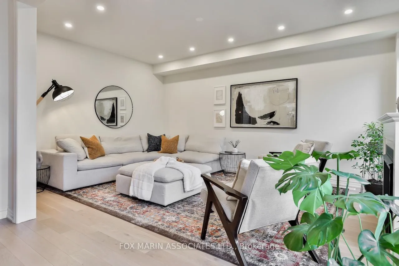 Photo 13 of 17 Vickery Street, Whitby, Williamsburg — HOMEH