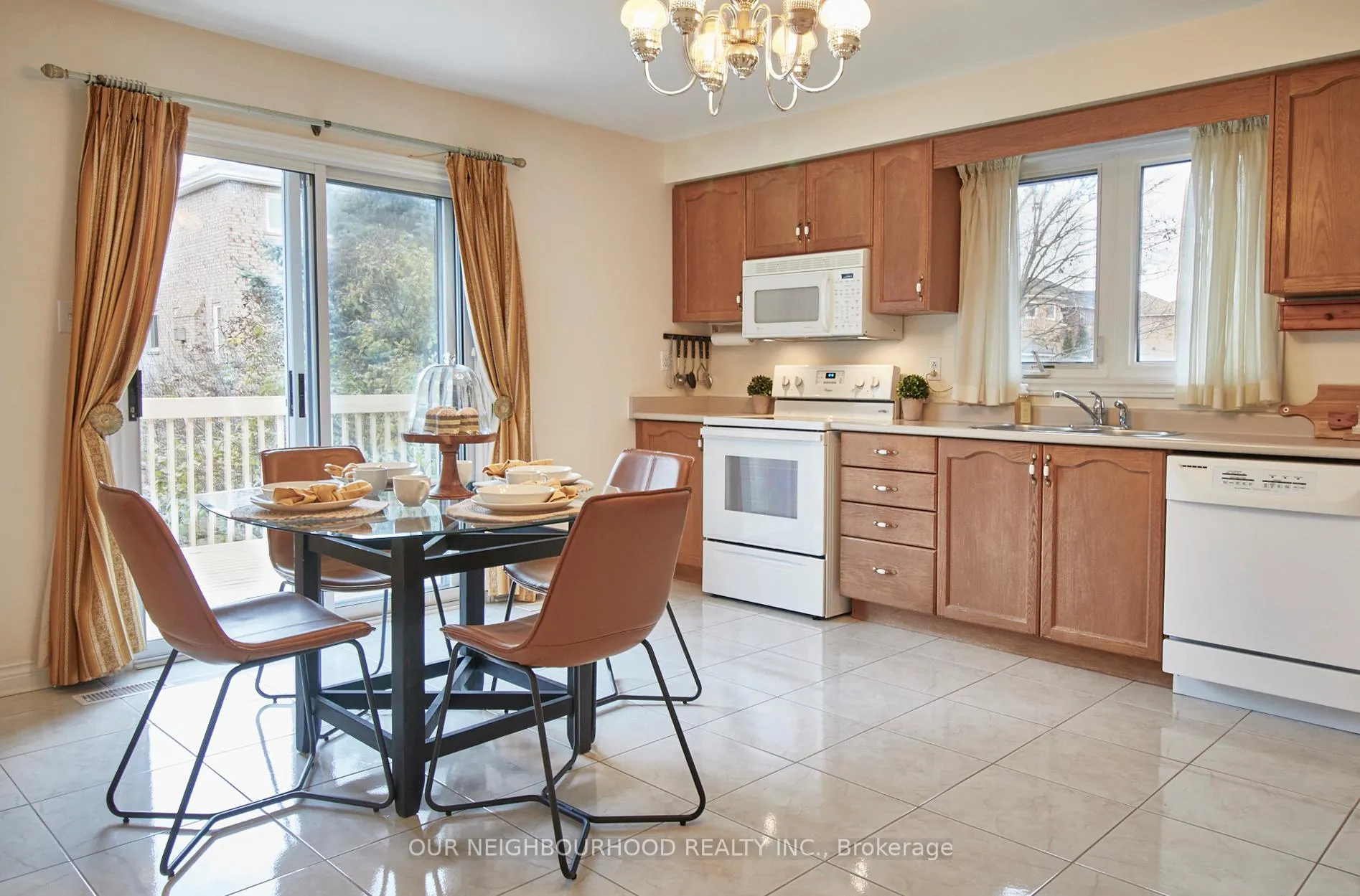 Photo 10 of 44 Headlands Crescent, Whitby, Rolling Acres — HOMEH