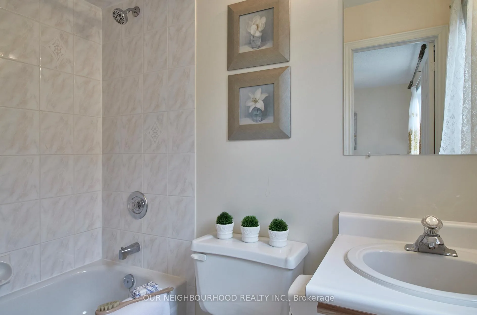 Photo 15 of 44 Headlands Crescent, Whitby, Rolling Acres — HOMEH
