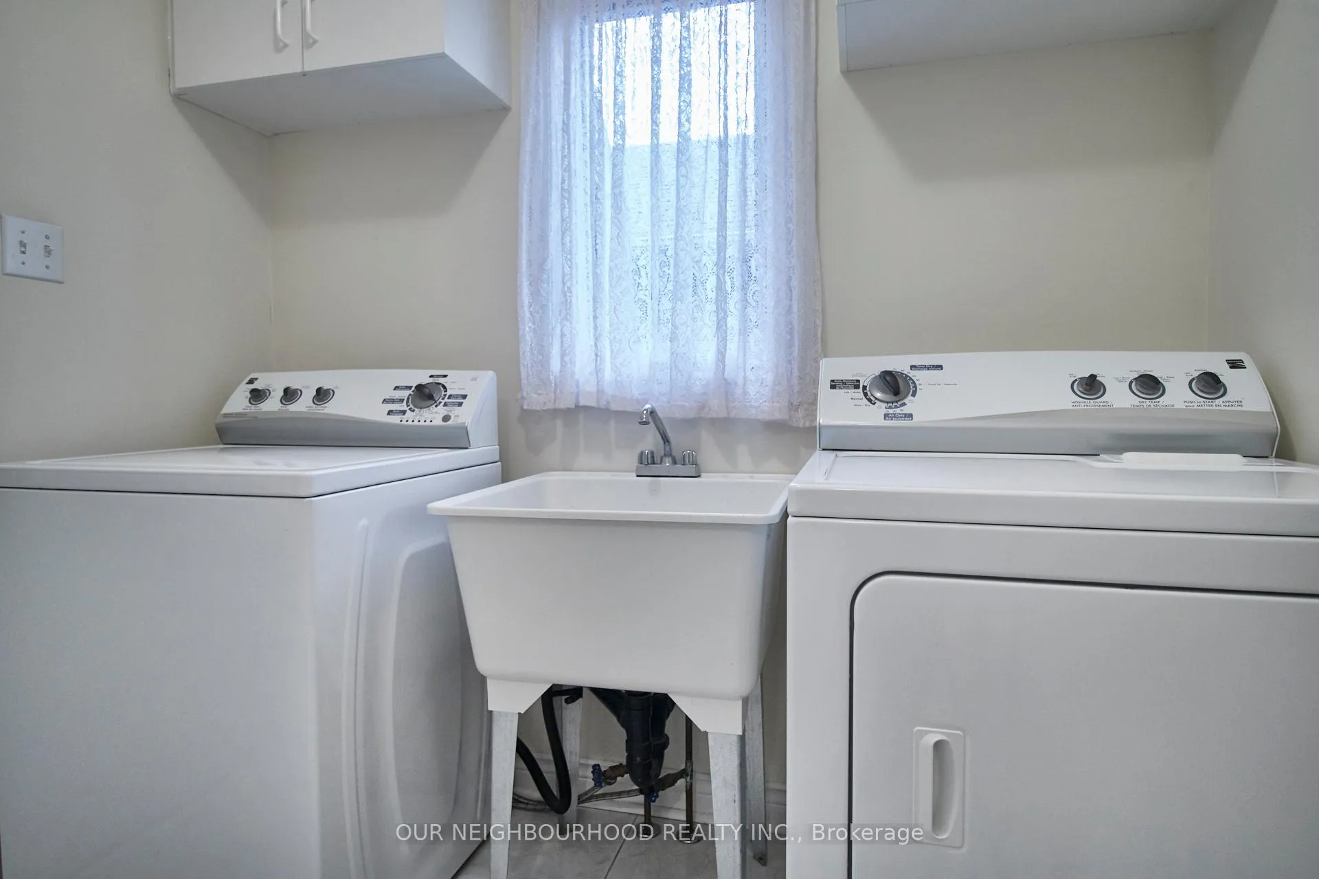 Photo 16 of 44 Headlands Crescent, Whitby, Rolling Acres — HOMEH