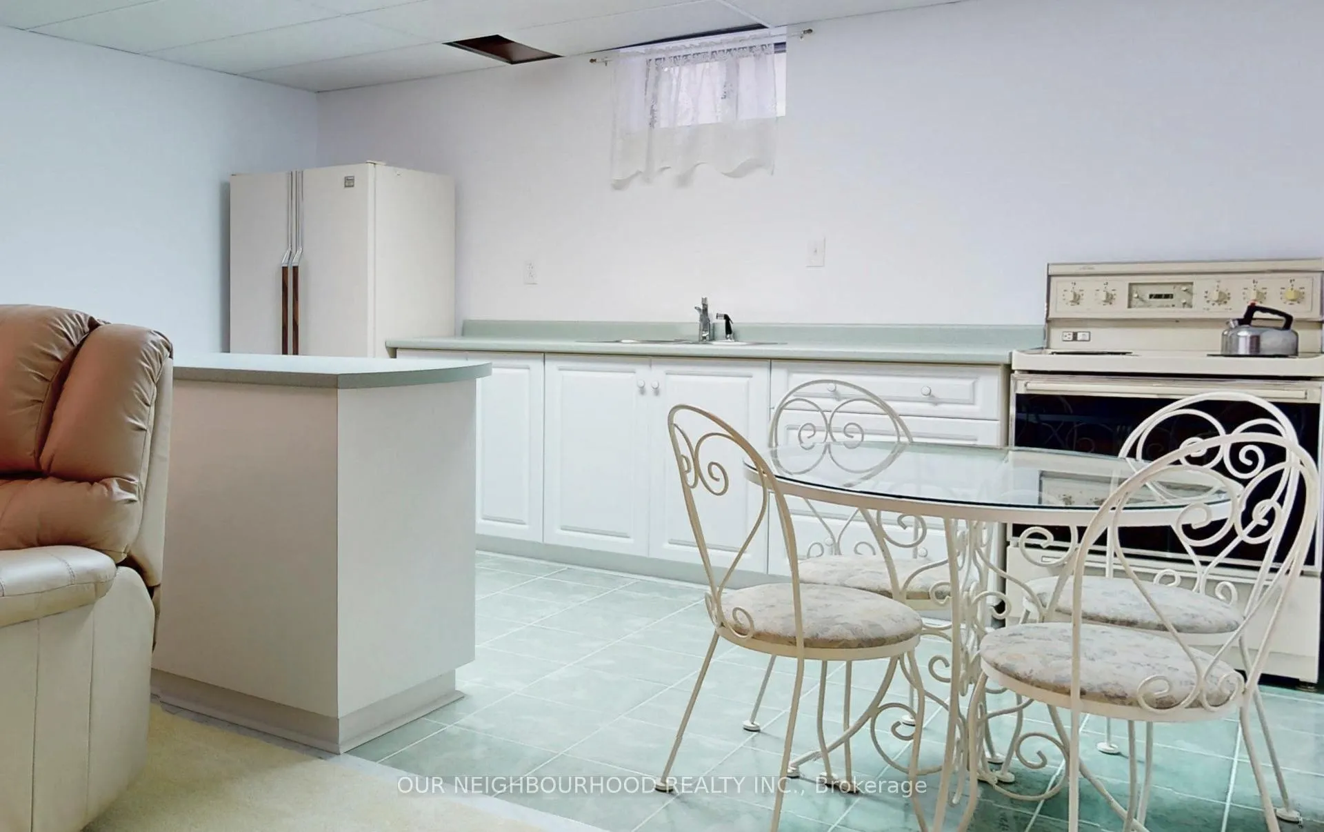 Photo 24 of 44 Headlands Crescent, Whitby, Rolling Acres — HOMEH