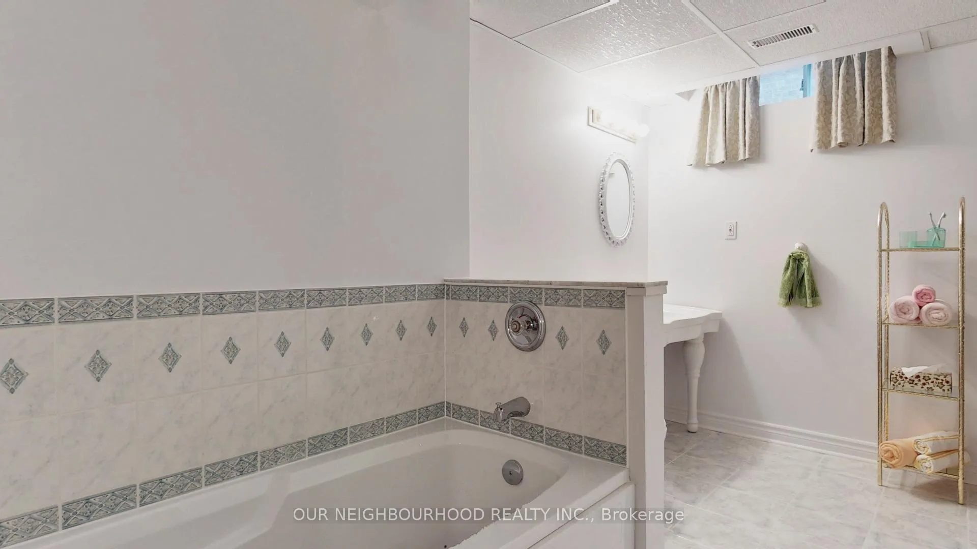 Photo 27 of 44 Headlands Crescent, Whitby, Rolling Acres — HOMEH