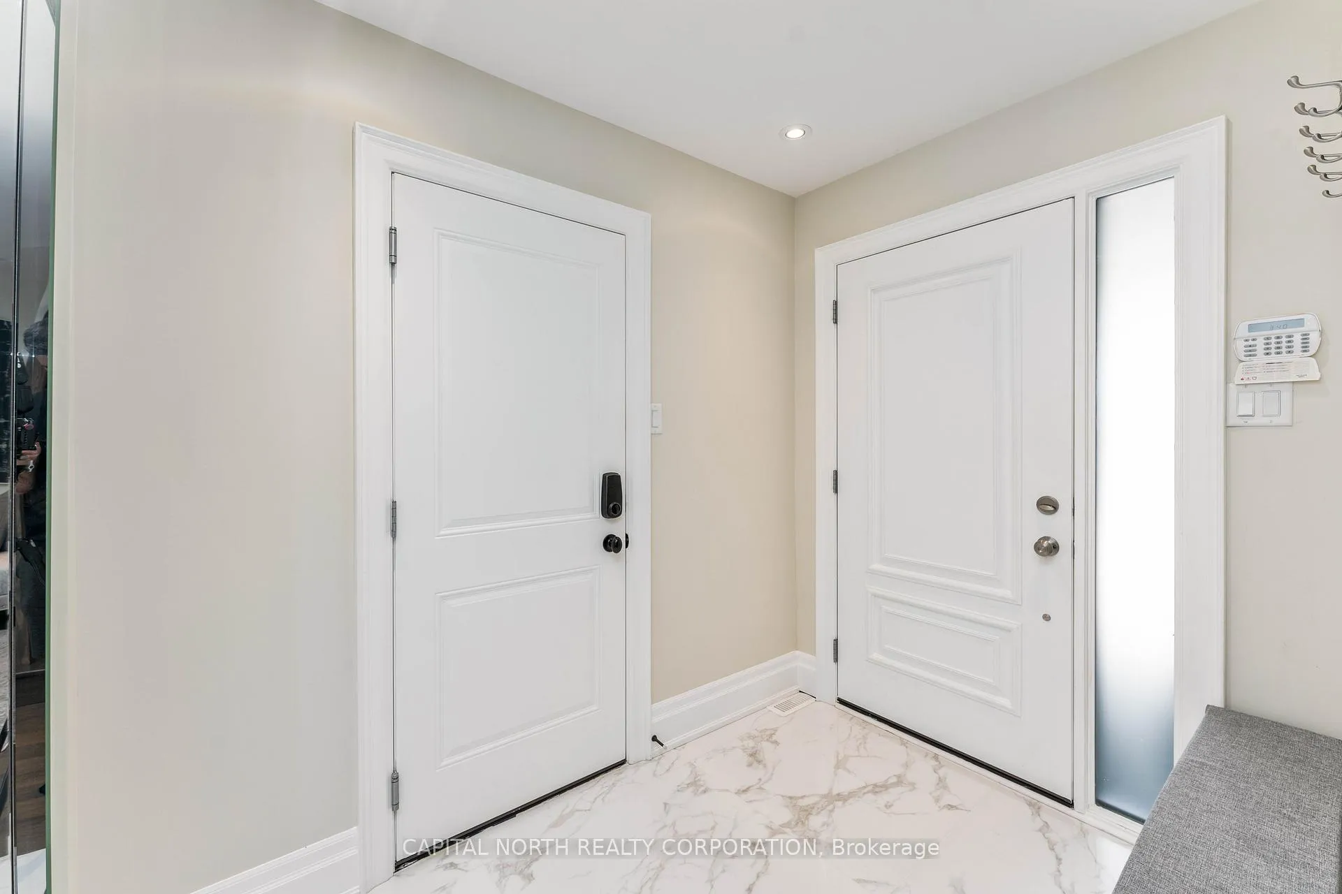 Photo 4 of 23 Redfinch Crescent, Vaughan, Vellore Village — HOMEH