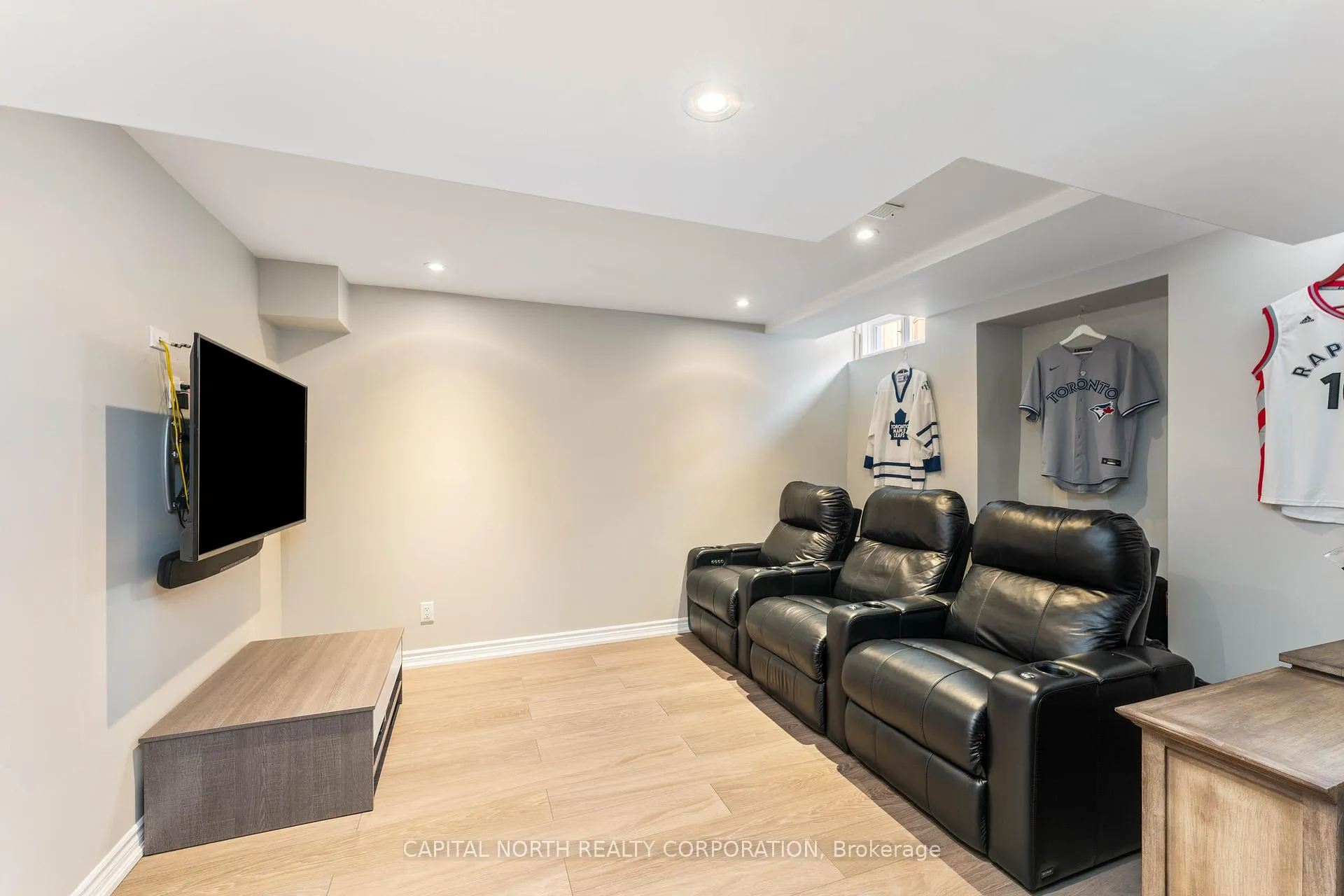Photo 27 of 23 Redfinch Crescent, Vaughan, Vellore Village — HOMEH