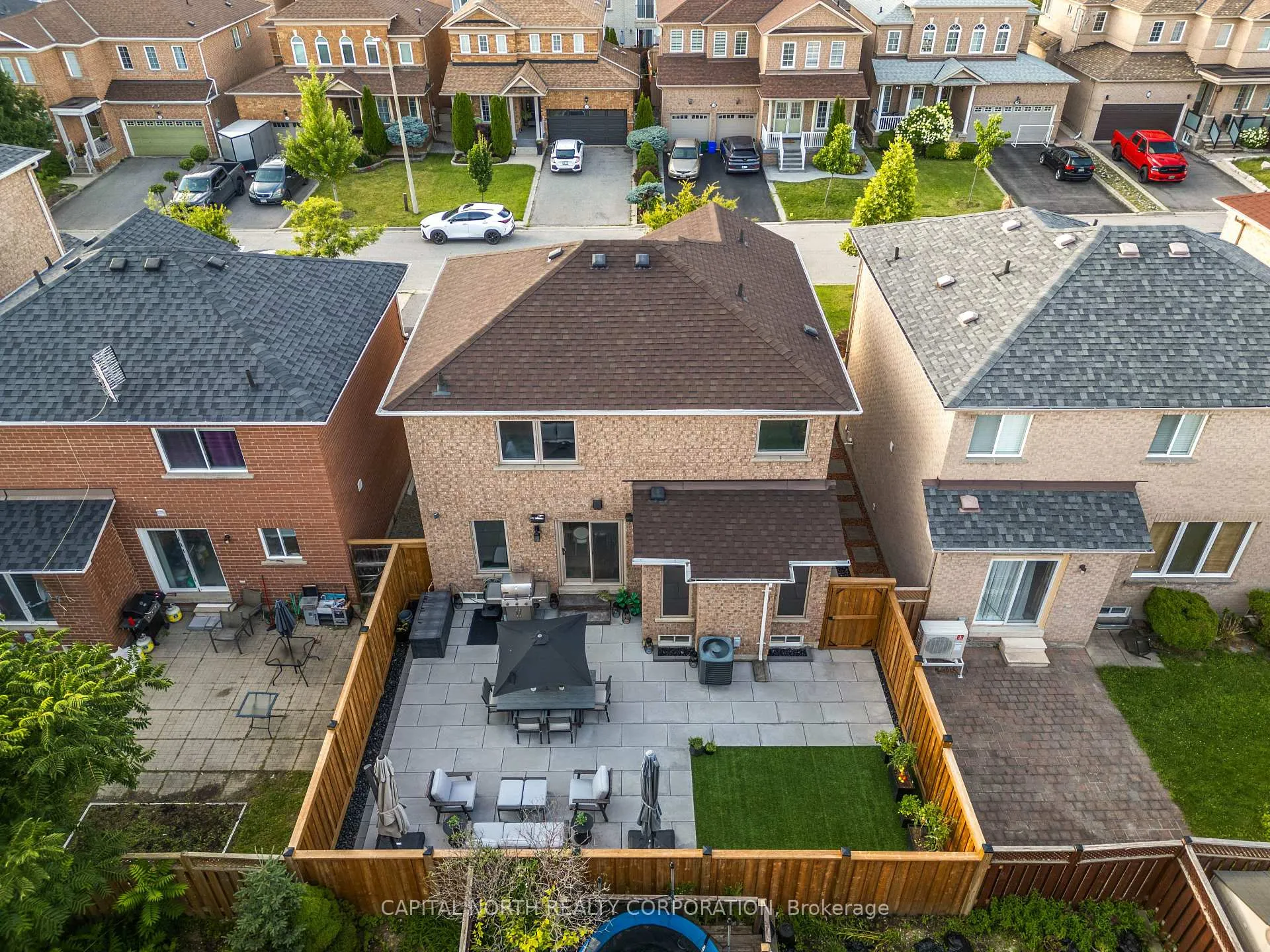 Photo 35 of 23 Redfinch Crescent, Vaughan, Vellore Village — HOMEH