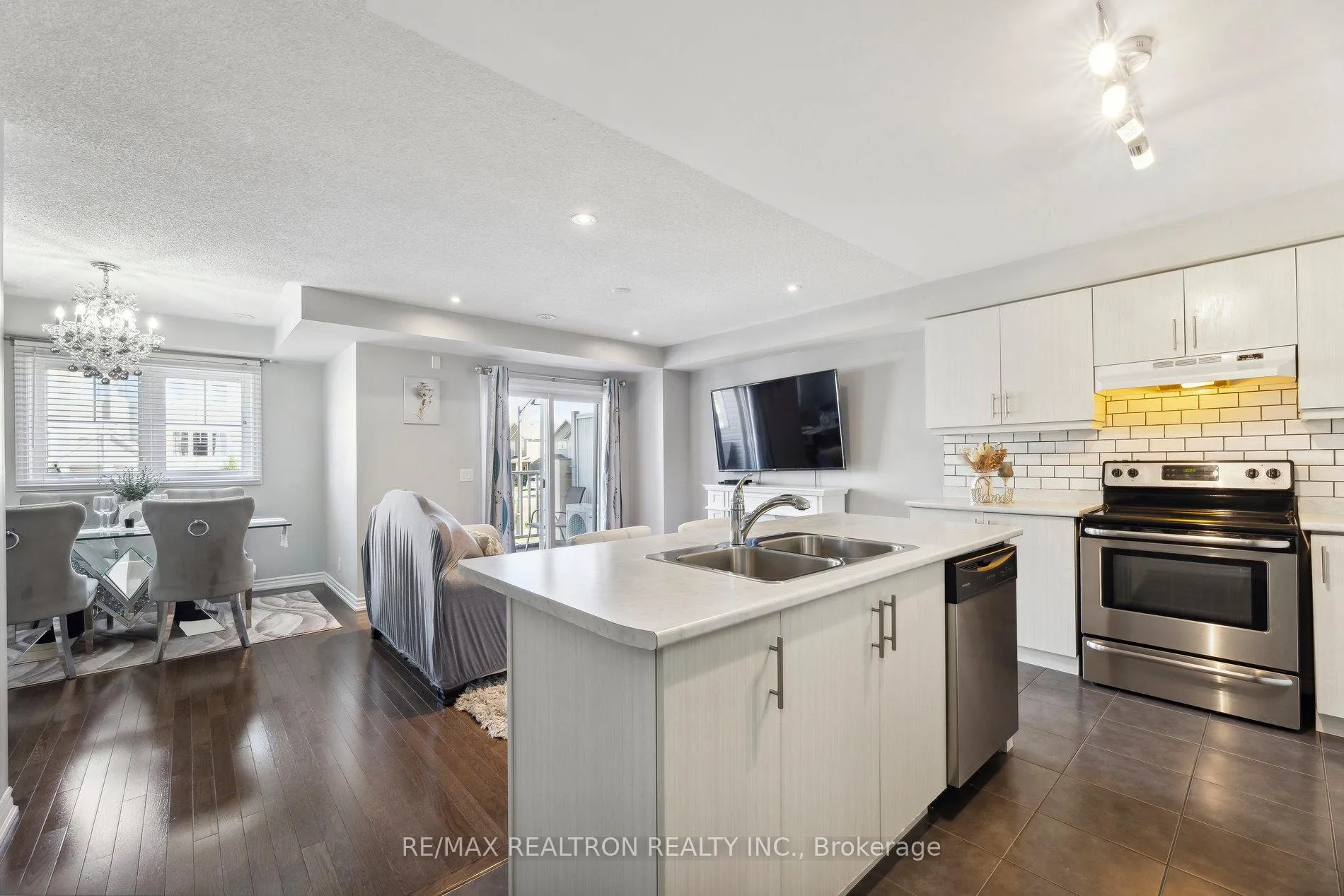 Photo 6 of 79 Far North Court, Oshawa, Windfields — HOMEH