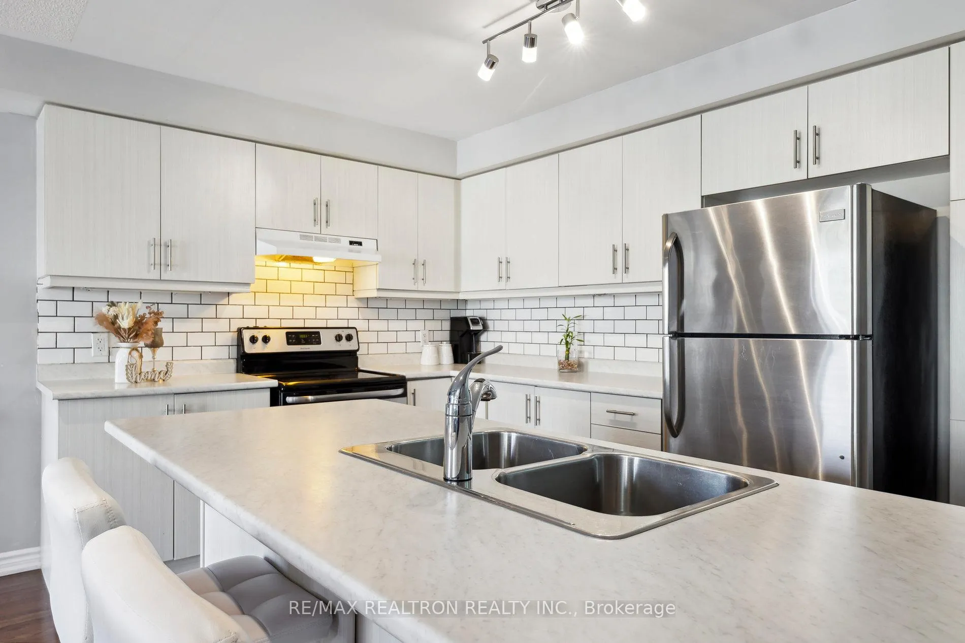 Photo 10 of 79 Far North Court, Oshawa, Windfields — HOMEH