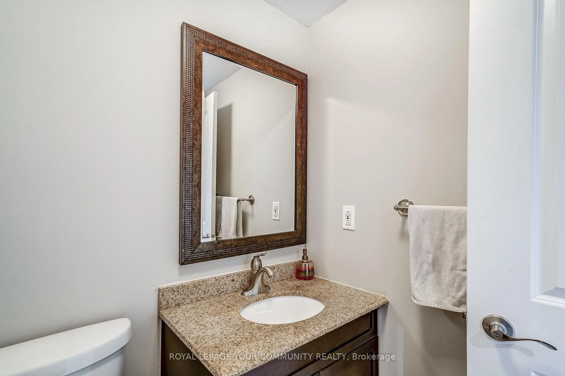 Photo 17 of 155 Mapes Avenue, Vaughan, West Woodbridge — HOMEH