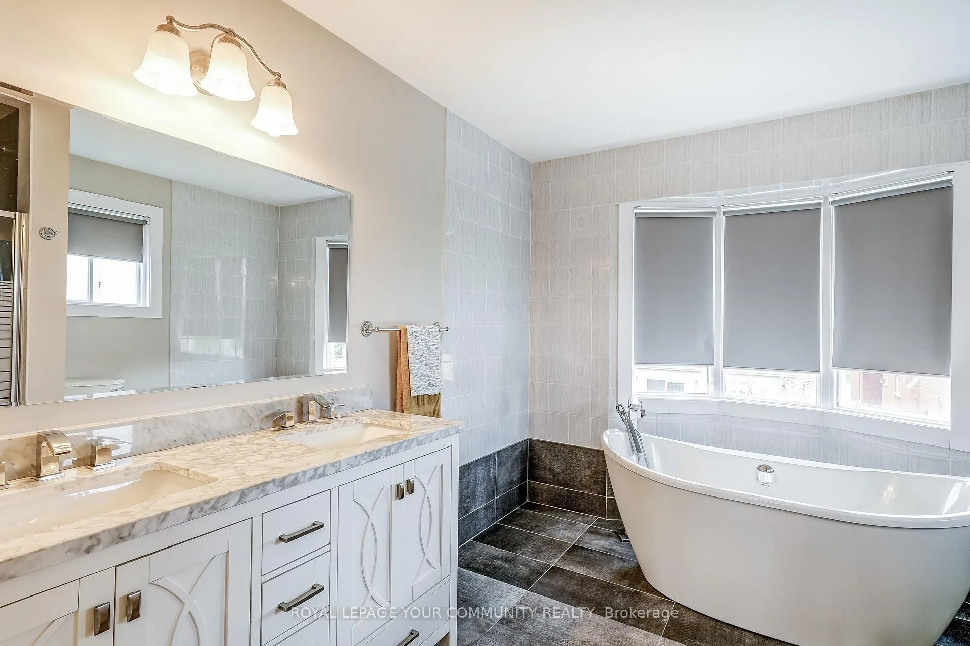 Photo 23 of 155 Mapes Avenue, Vaughan, West Woodbridge — HOMEH