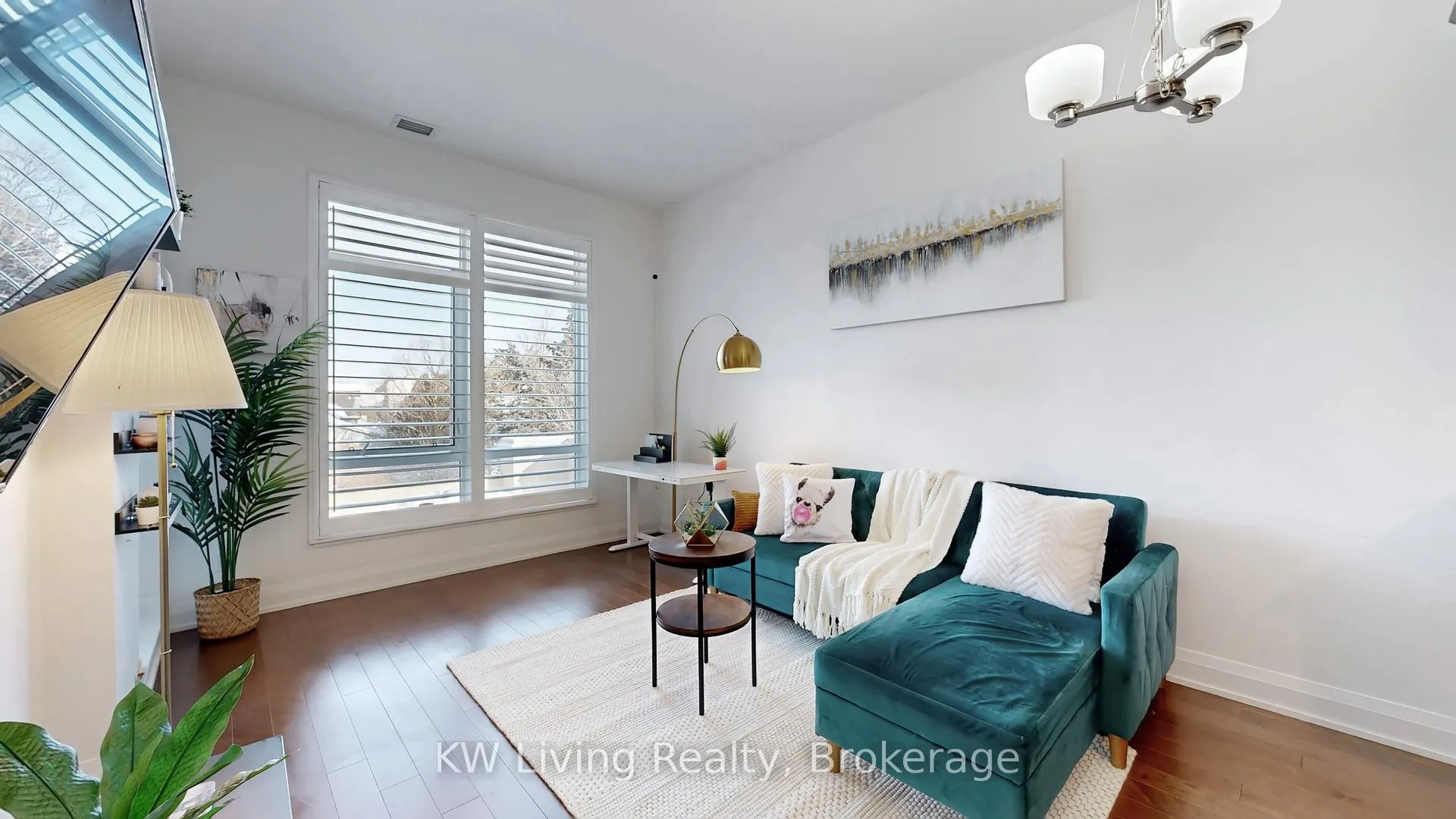 Photo 4 of Unit 316, 15277 Yonge Street, Aurora, Aurora Village — HOMEH