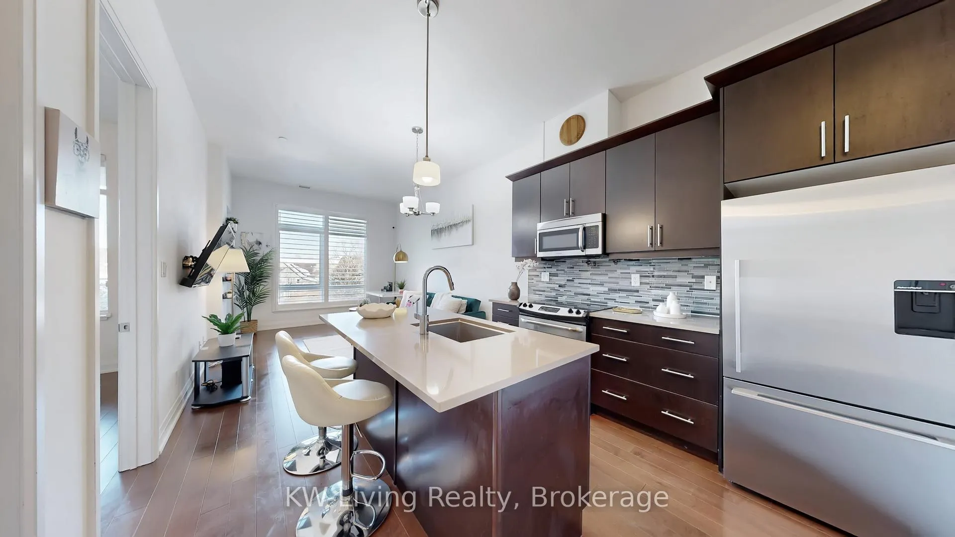 Photo 9 of Unit 316, 15277 Yonge Street, Aurora, Aurora Village — HOMEH