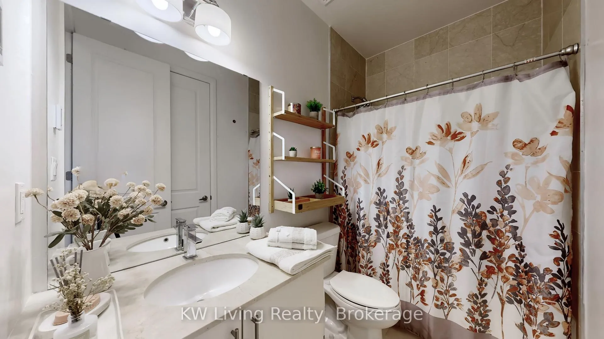 Photo 10 of Unit 316, 15277 Yonge Street, Aurora, Aurora Village — HOMEH