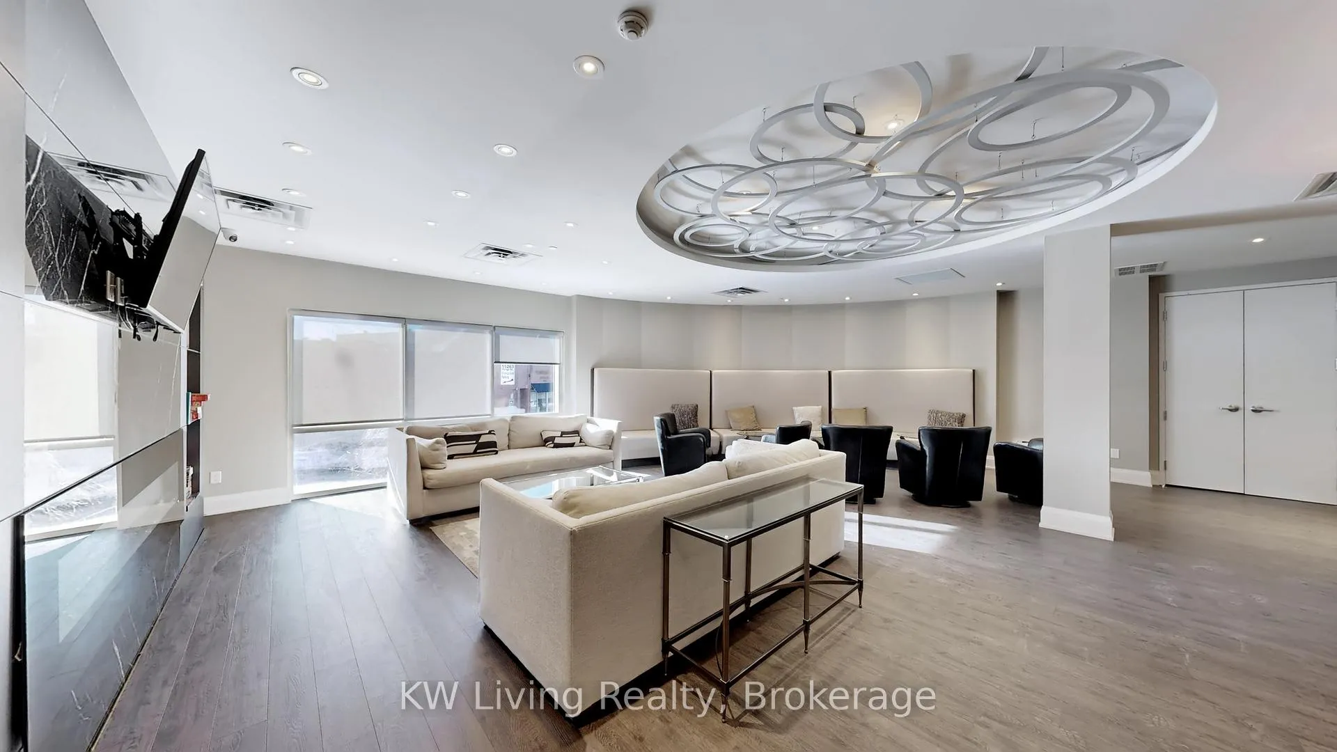Photo 12 of Unit 316, 15277 Yonge Street, Aurora, Aurora Village — HOMEH
