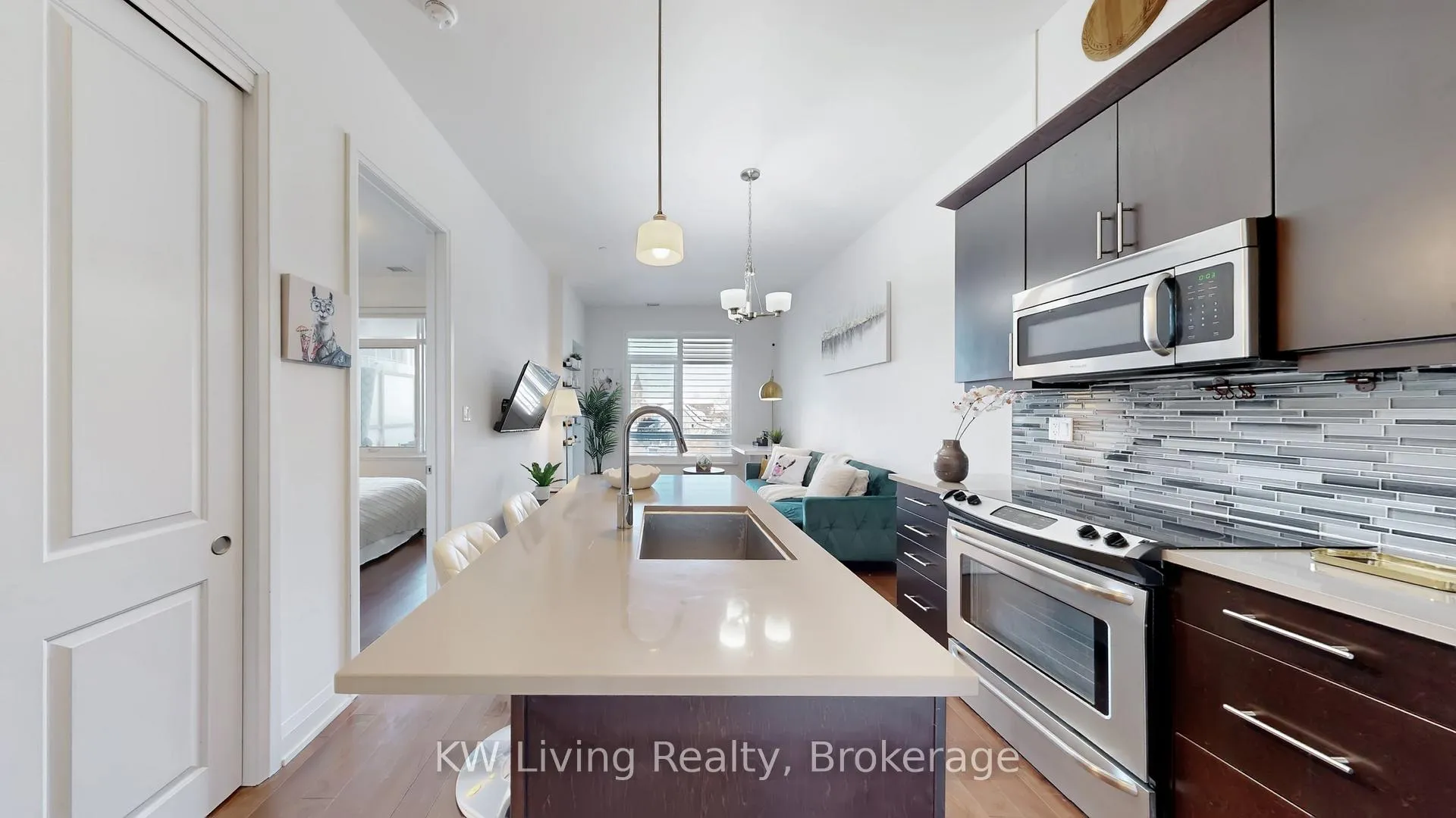 Photo 15 of Unit 316, 15277 Yonge Street, Aurora, Aurora Village — HOMEH