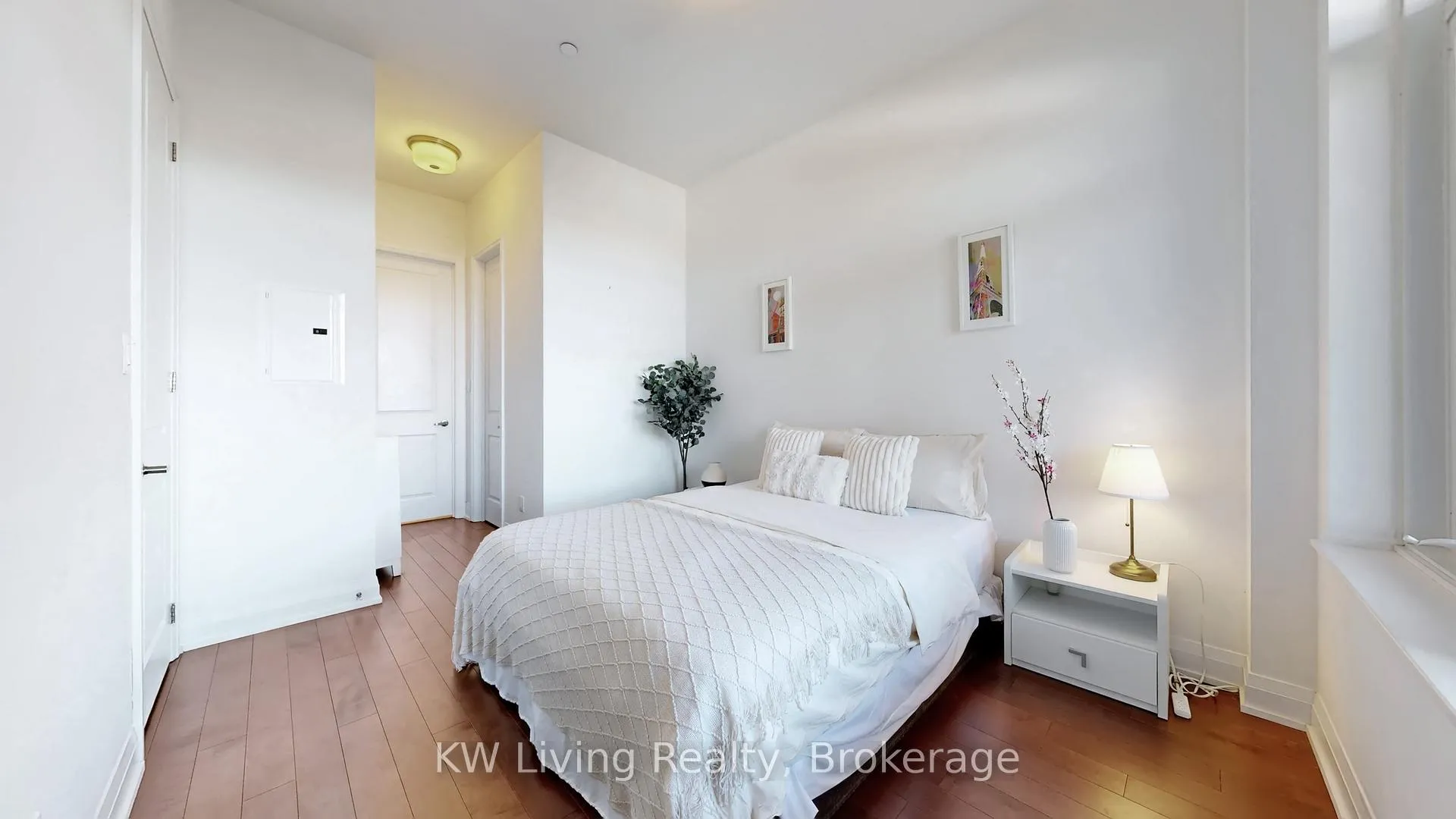 Photo 18 of Unit 316, 15277 Yonge Street, Aurora, Aurora Village — HOMEH