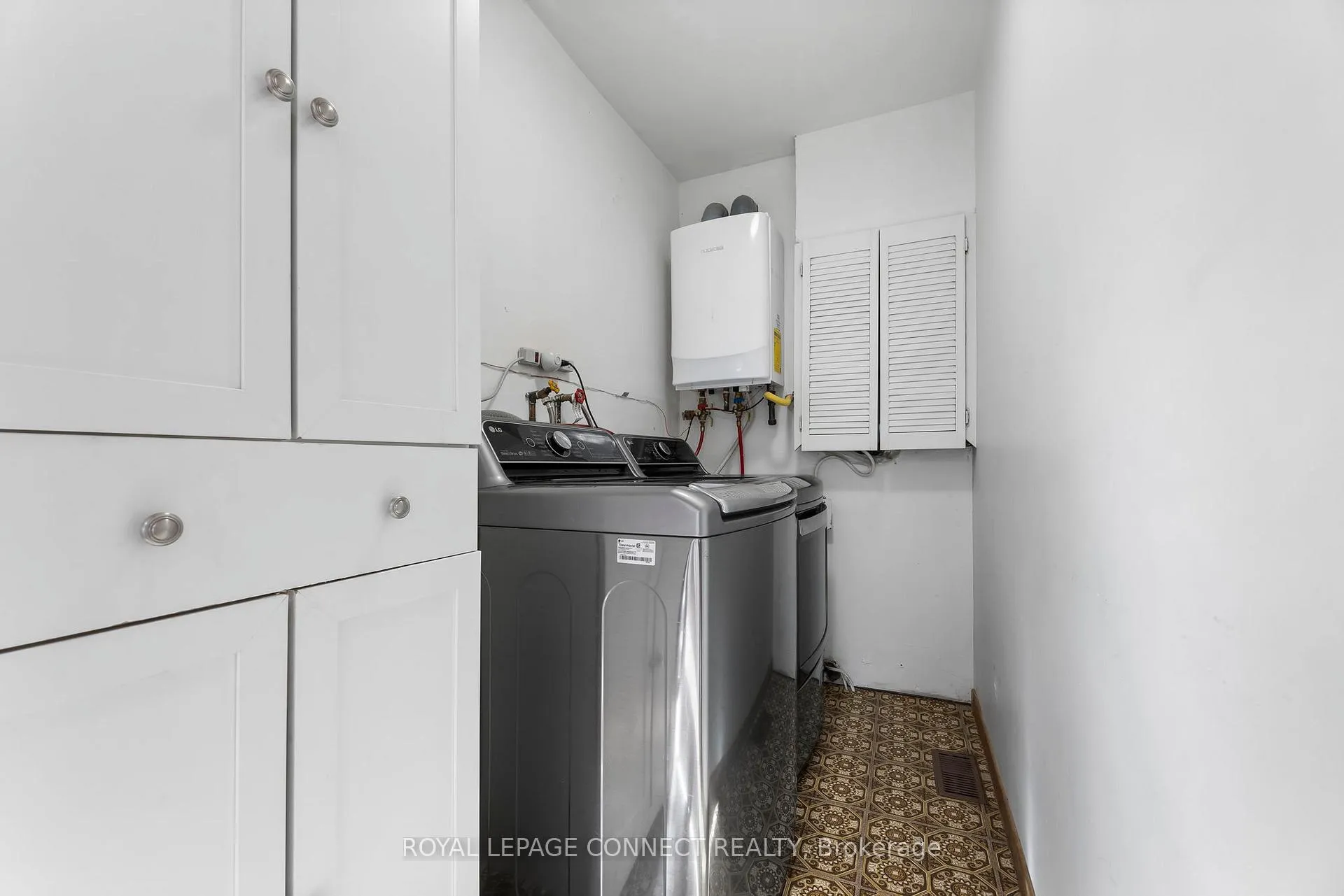 Photo 17 of 36 Windsor Avenue, Ajax, Central — HOMEH