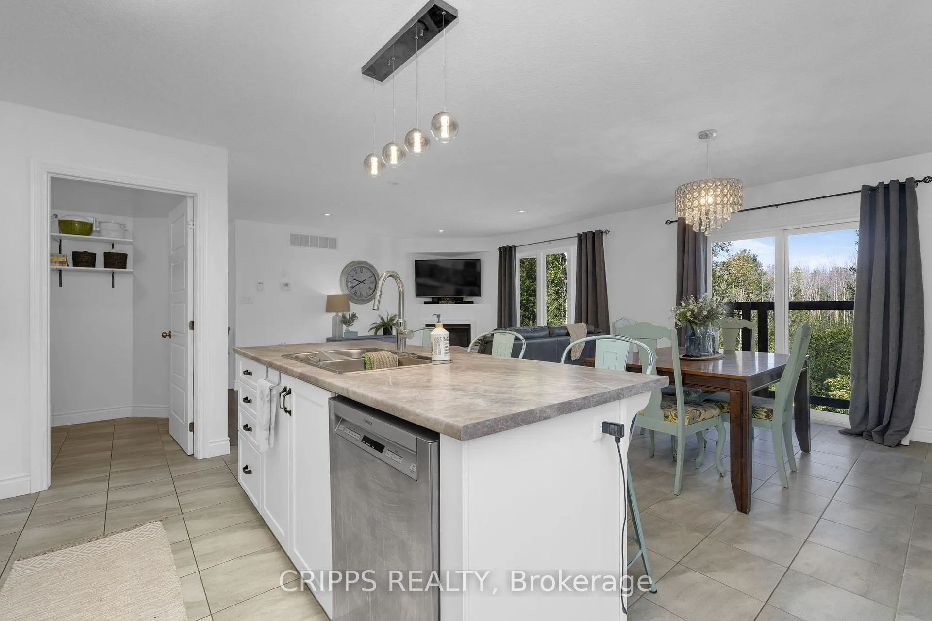 Photo 9 of 37 Sheppard Drive, Tay, Victoria Harbour — HOMEH