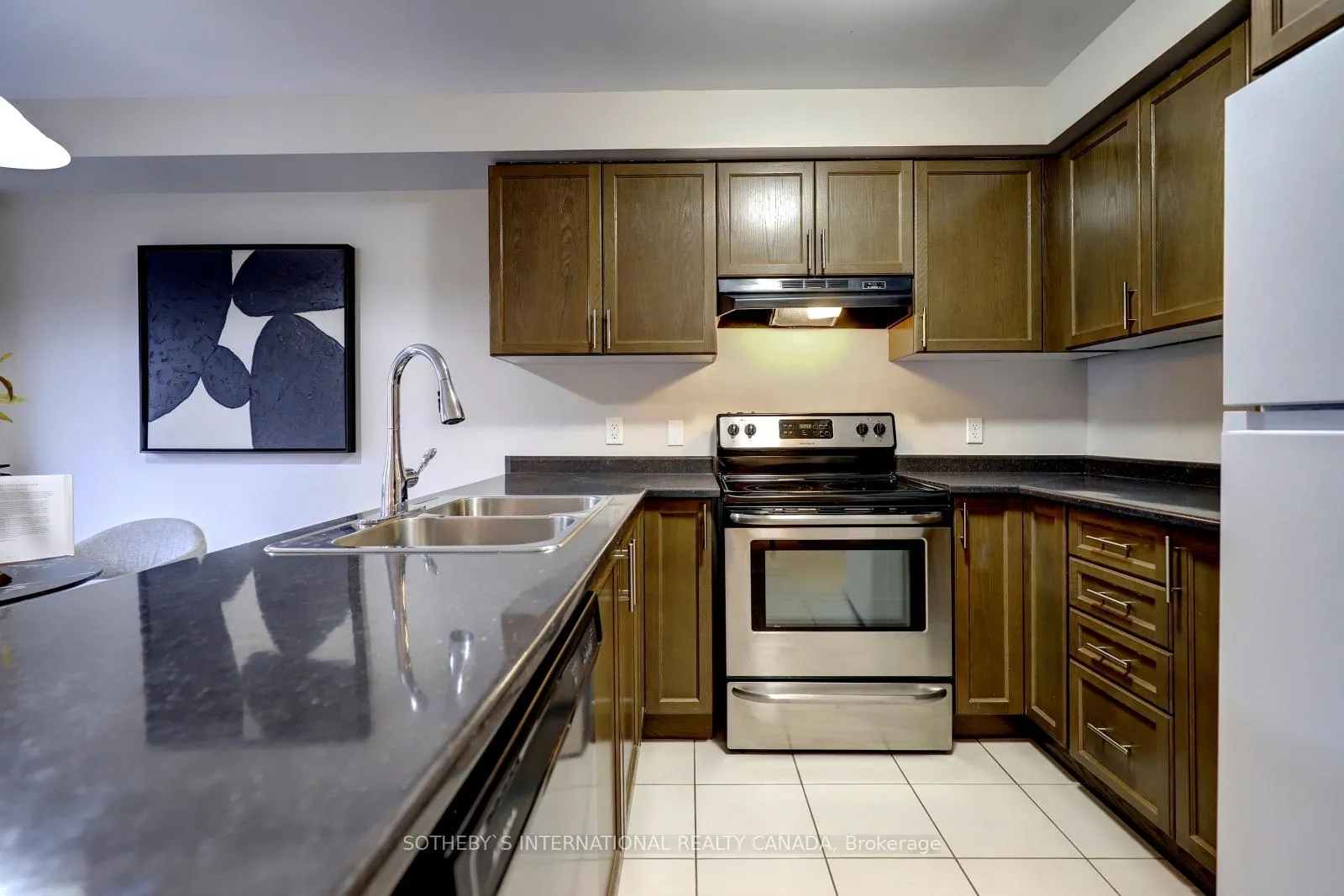 Photo 11 of 22 Great Gabe Crescent, Oshawa, Windfields — HOMEH